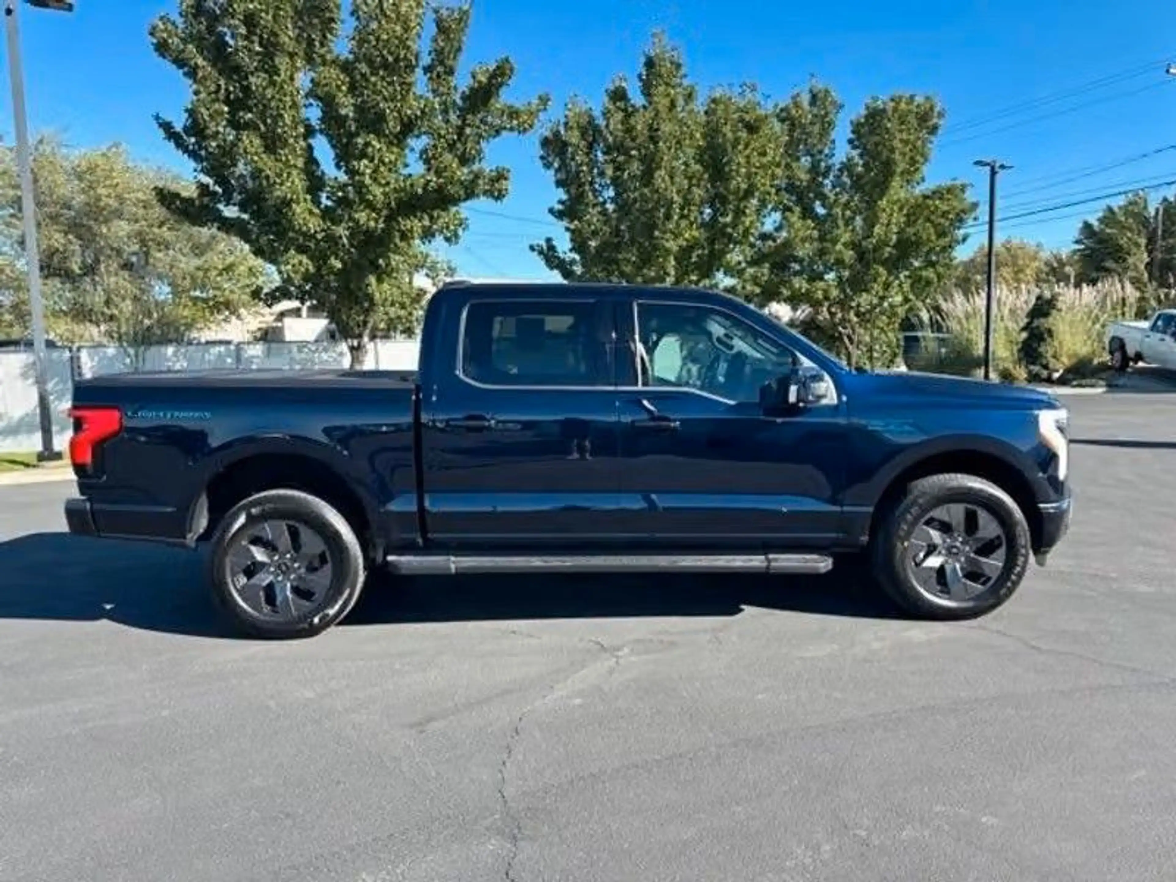 Ford F 150 Lightning Lariat gr. Batt. in Hamburg + 20 — photo 3