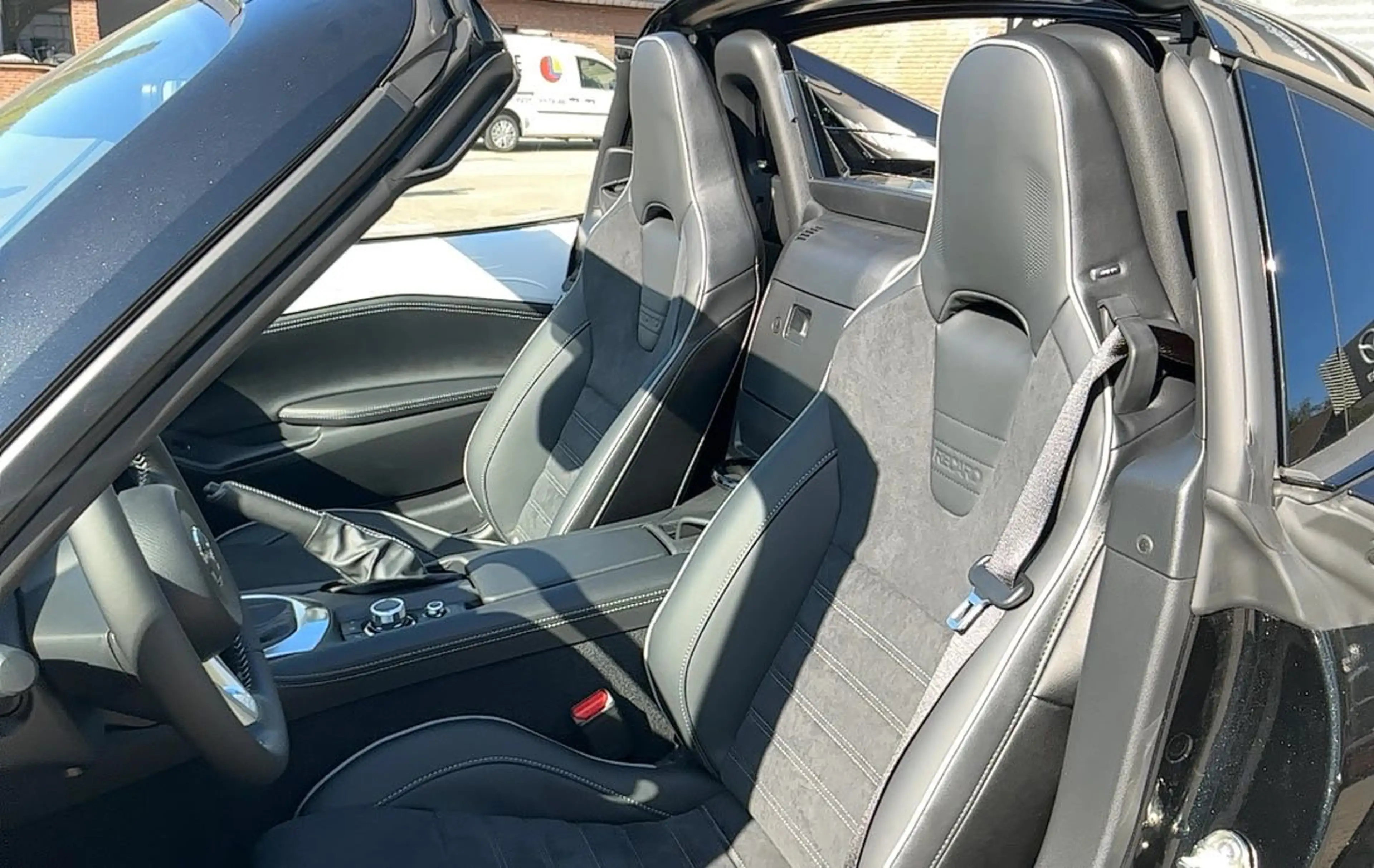 Mazda MX-5 1.5L SKY-G 97 kW (132 PS) Homura Vorführwagenangeb — photo 14