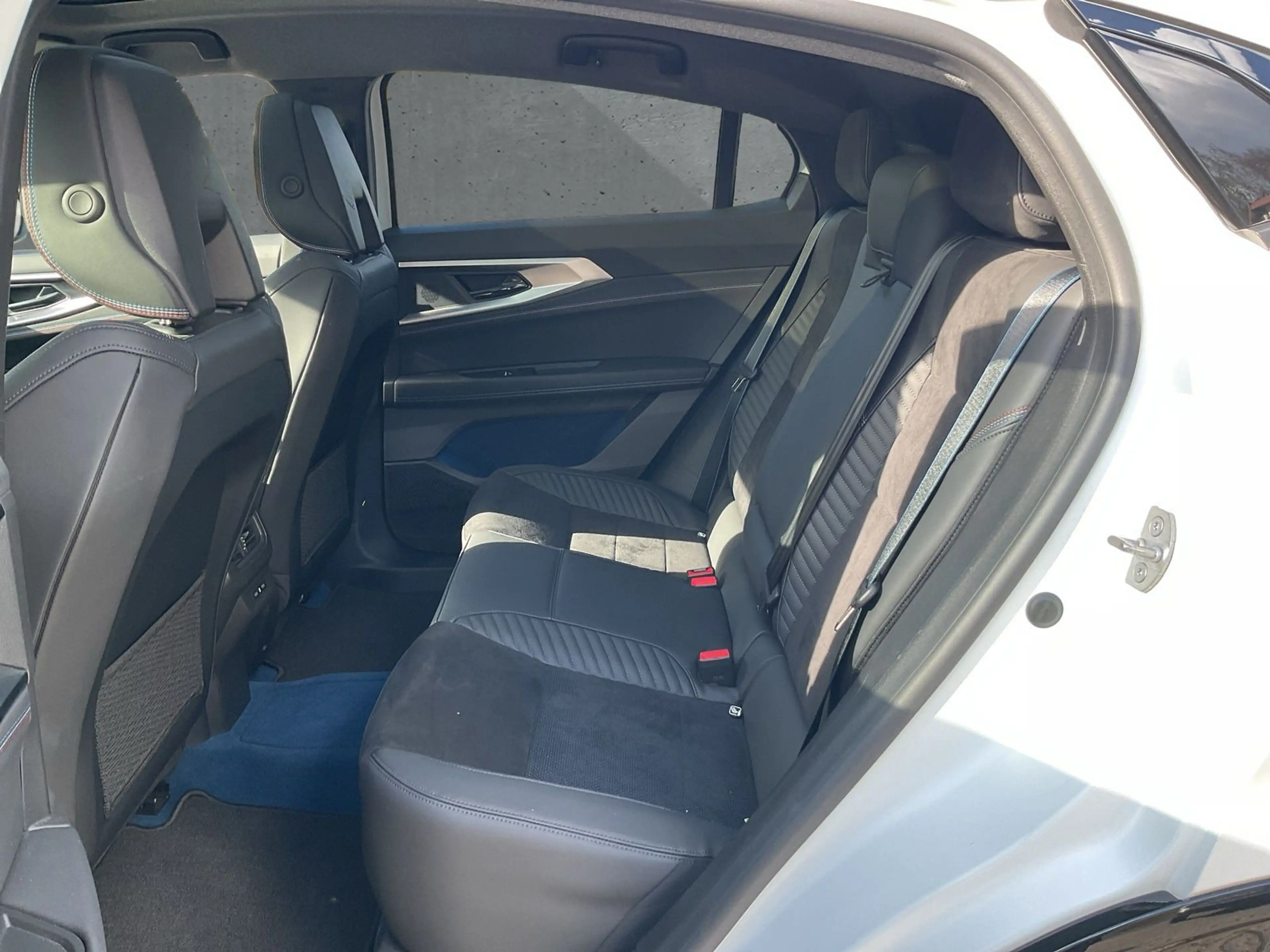 Renault Rafale Atelier Alpine E-Tech Plug-in Hybrid 300 — photo 11