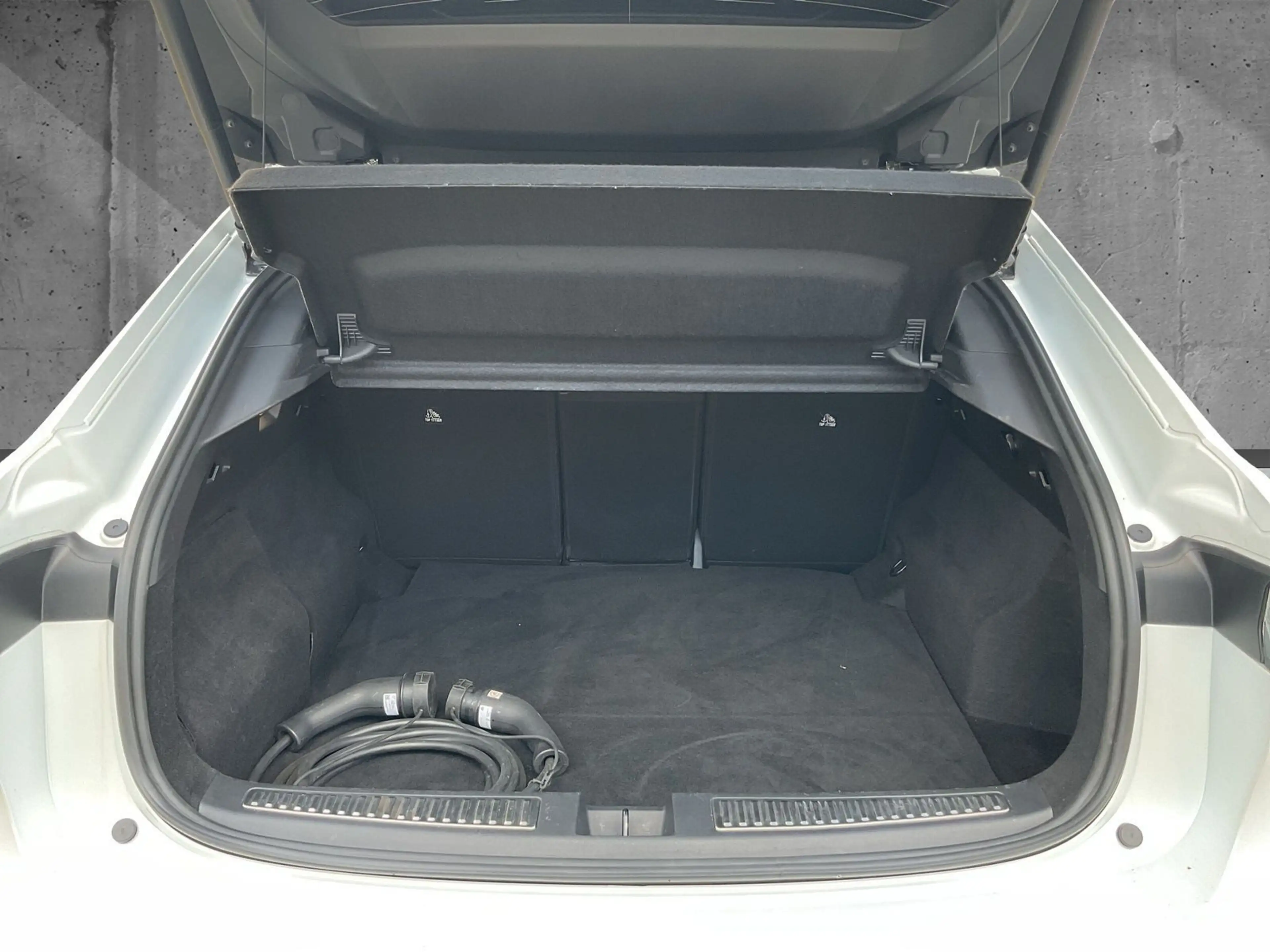 Renault Rafale Atelier Alpine E-Tech Plug-in Hybrid 300 — photo 12