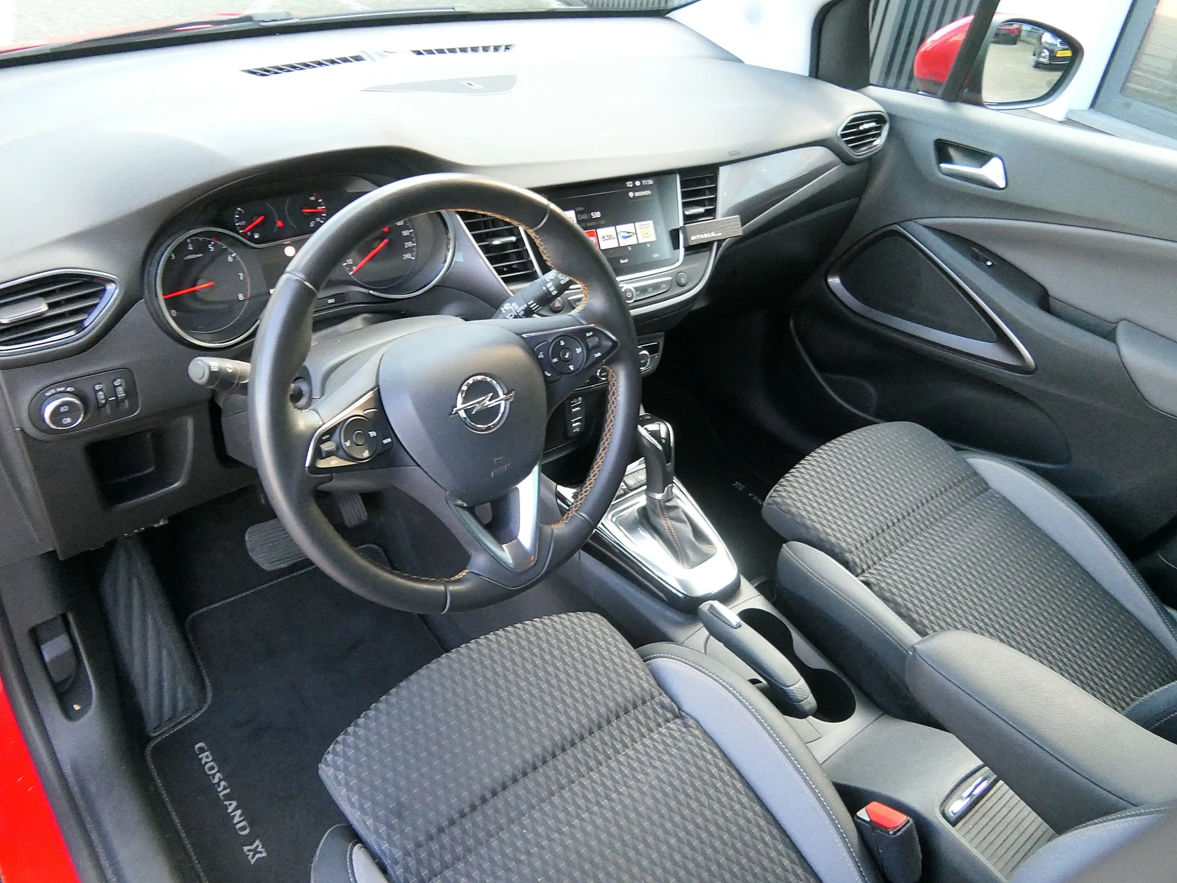 Opel Crossland X 1.2 Turbo Innovation Automaat — photo 3