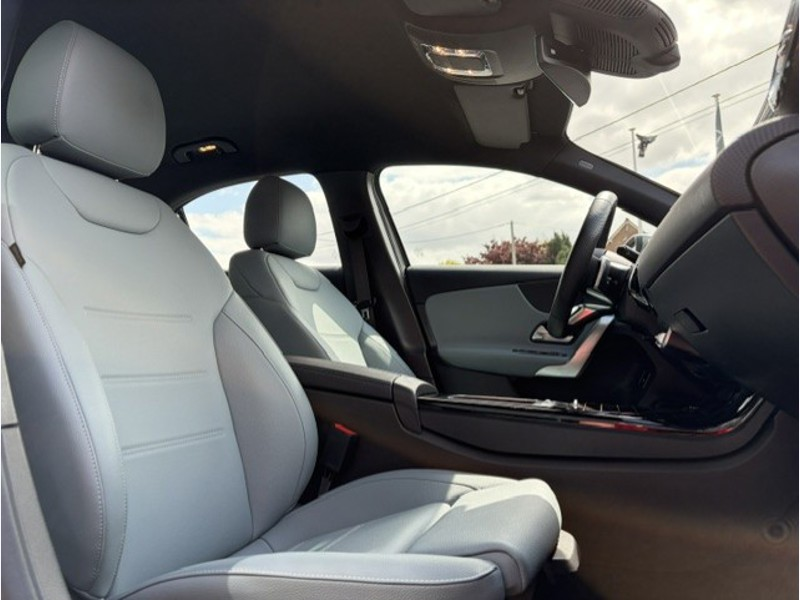 Mercedes-Benz A 180 Berline AMG Line — photo 11