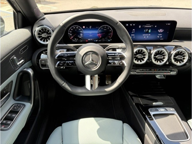 Mercedes-Benz A 180 Berline AMG Line — photo 13
