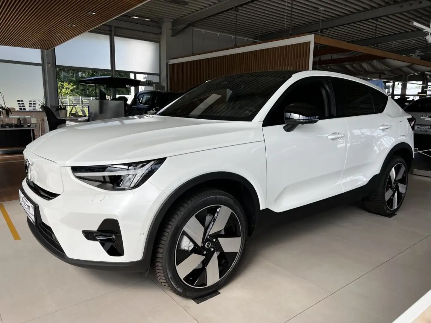 Volvo C40 Unter 60.000 UPE, Recharge Single Motor Ultimate Weiß - 1