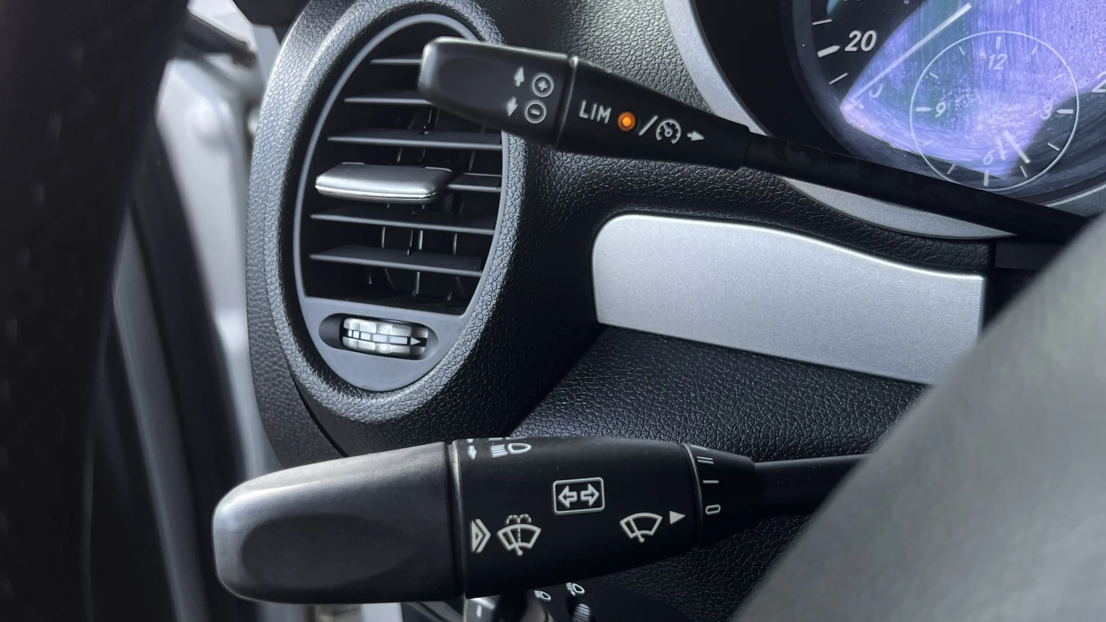 Mercedes-Benz SLK 200 Kompressor "Special Edition" XENON-GPS-CUIR-CLIM.. — photo 9