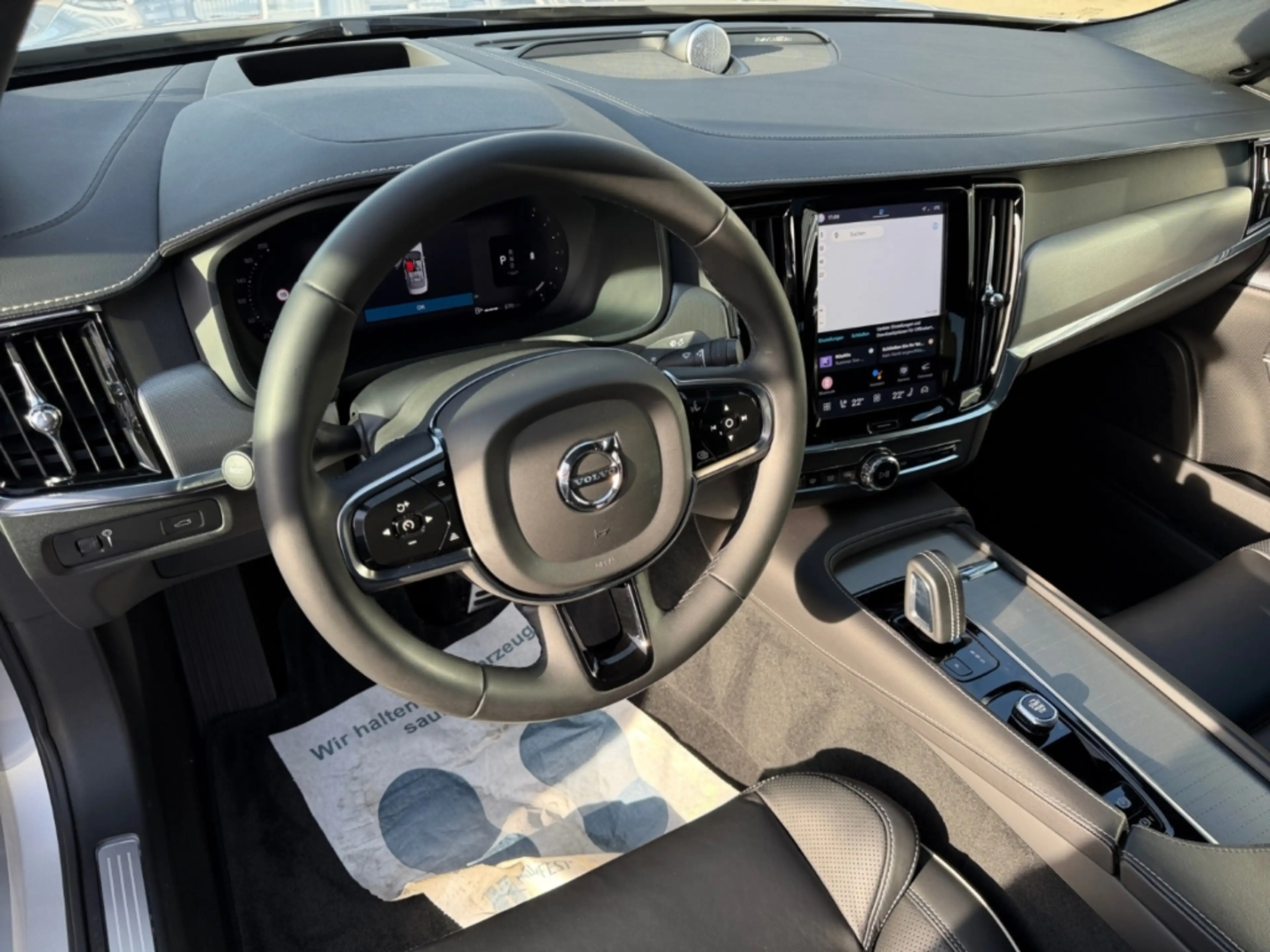 Volvo S90 B5 R Design AWD HUD StandHZG Pano B&W Navi Leder D — photo 10