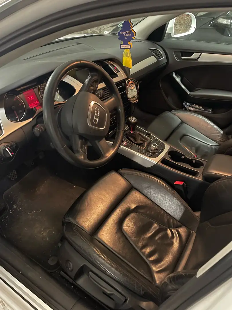 Audi A4 2.0 TDI DPF Ambiente - 2