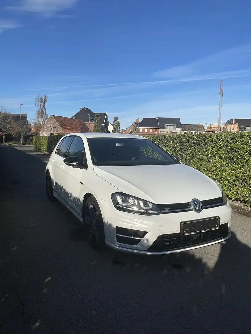 Volkswagen Golf R - 2