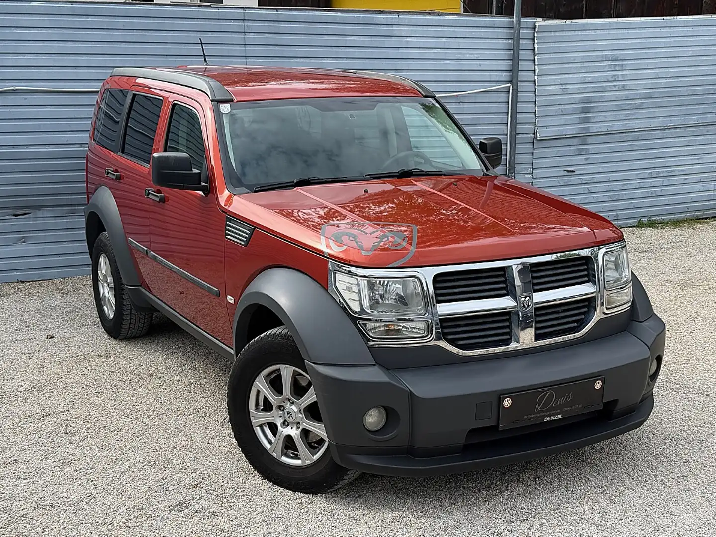Dodge Nitro 2,8 CRD SXT Orange - 1