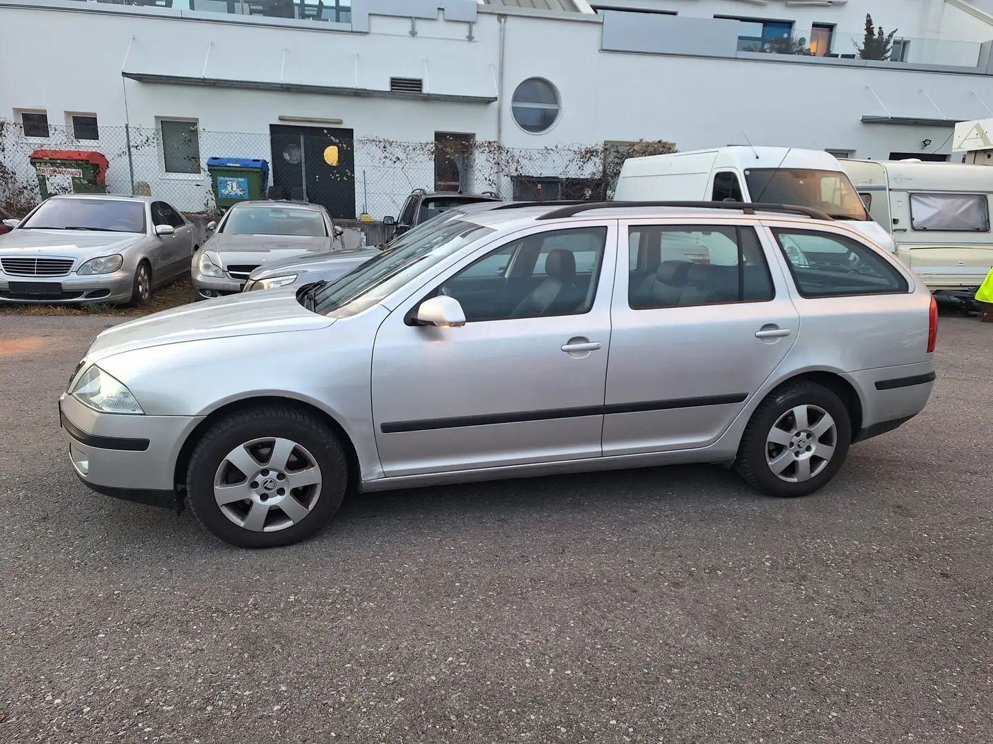 Skoda Octavia Elegance A.H.K. Rückfkamera.Sitzheiz Grau - 2