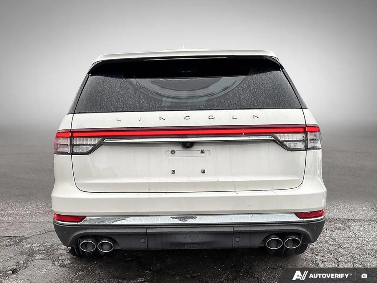 Lincoln Aviator снимка Lincoln Aviator