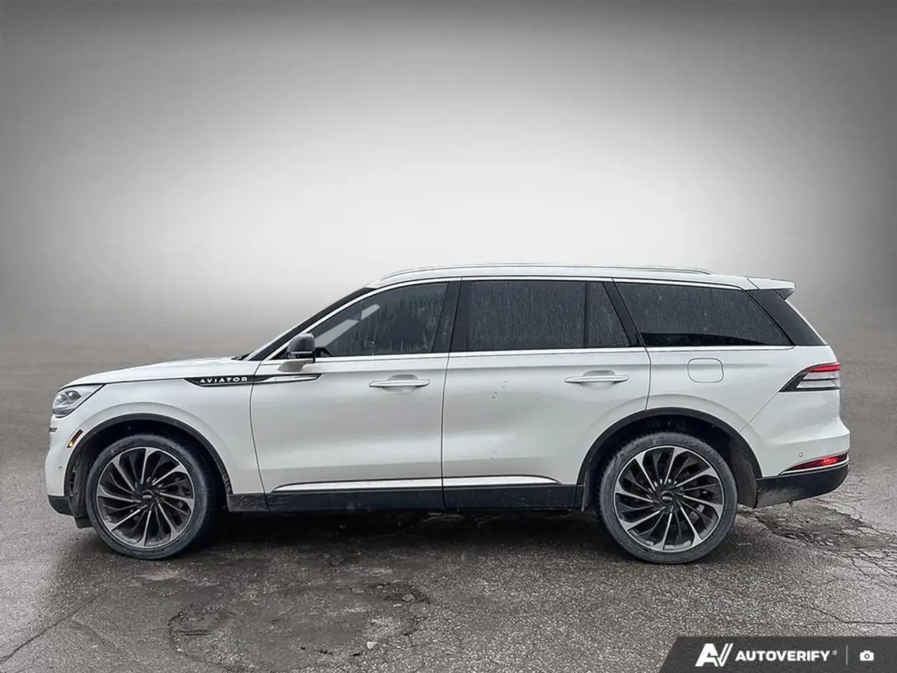 Lincoln Aviator снимка Lincoln Aviator