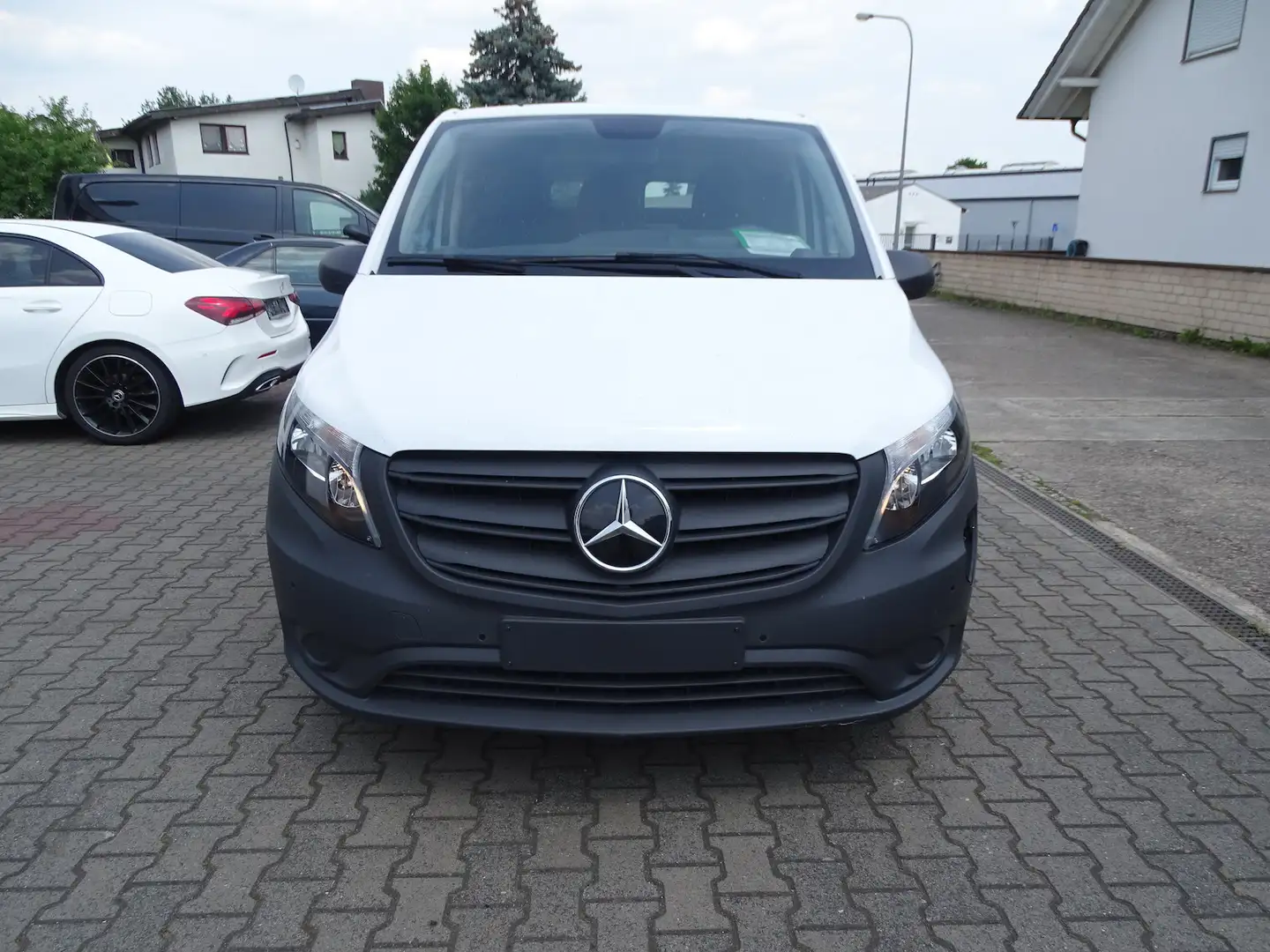 Mercedes-Benz Vito 112 lang 60 kW/DC Laden 50 kW 2x Schiebetüren, Kli Weiß - 2