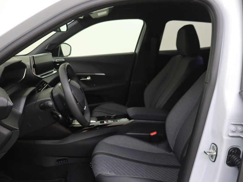 Peugeot e-2008 EV 156PK Allure Avantage 54 kWh Apple Carplay | Ke — photo 10