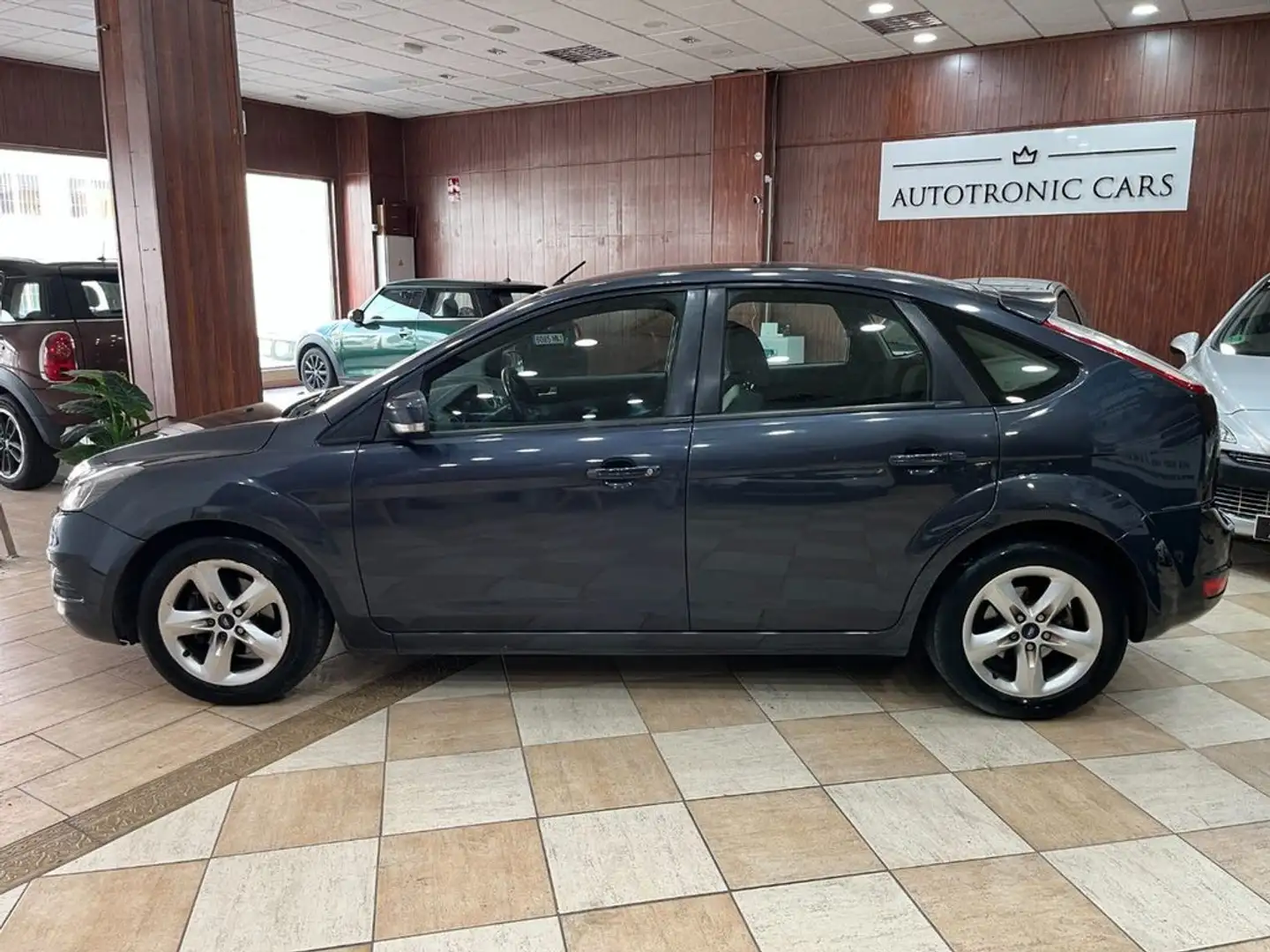 Ford Focus 1.6TDCi Econetic 109 Gris - 2