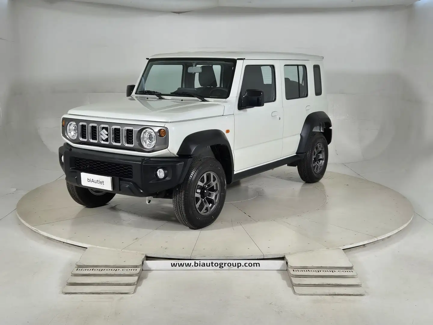 Suzuki Jimny IV 2018 Benzina 1.5 Top 4wd allgrip auto Bianco - 1