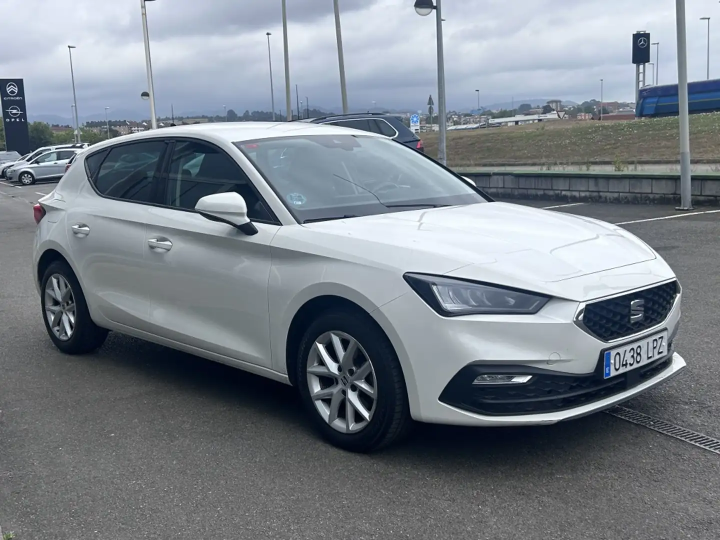 SEAT Leon 2.0TDI S&S Style Launch Pack con Navegador 115 Blanco - 2
