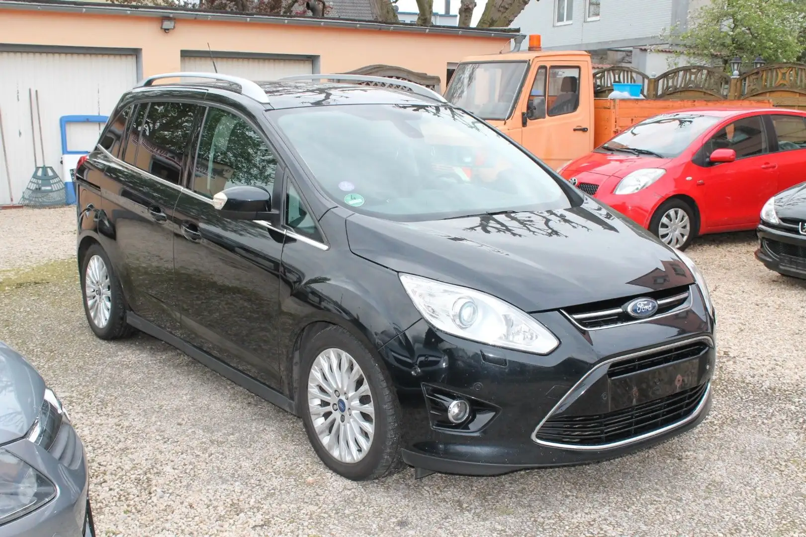 Ford Grand C-Max Grand  C-MAX Titanium"Navi,Sauber,Scheckheft"!!! Negro - 1
