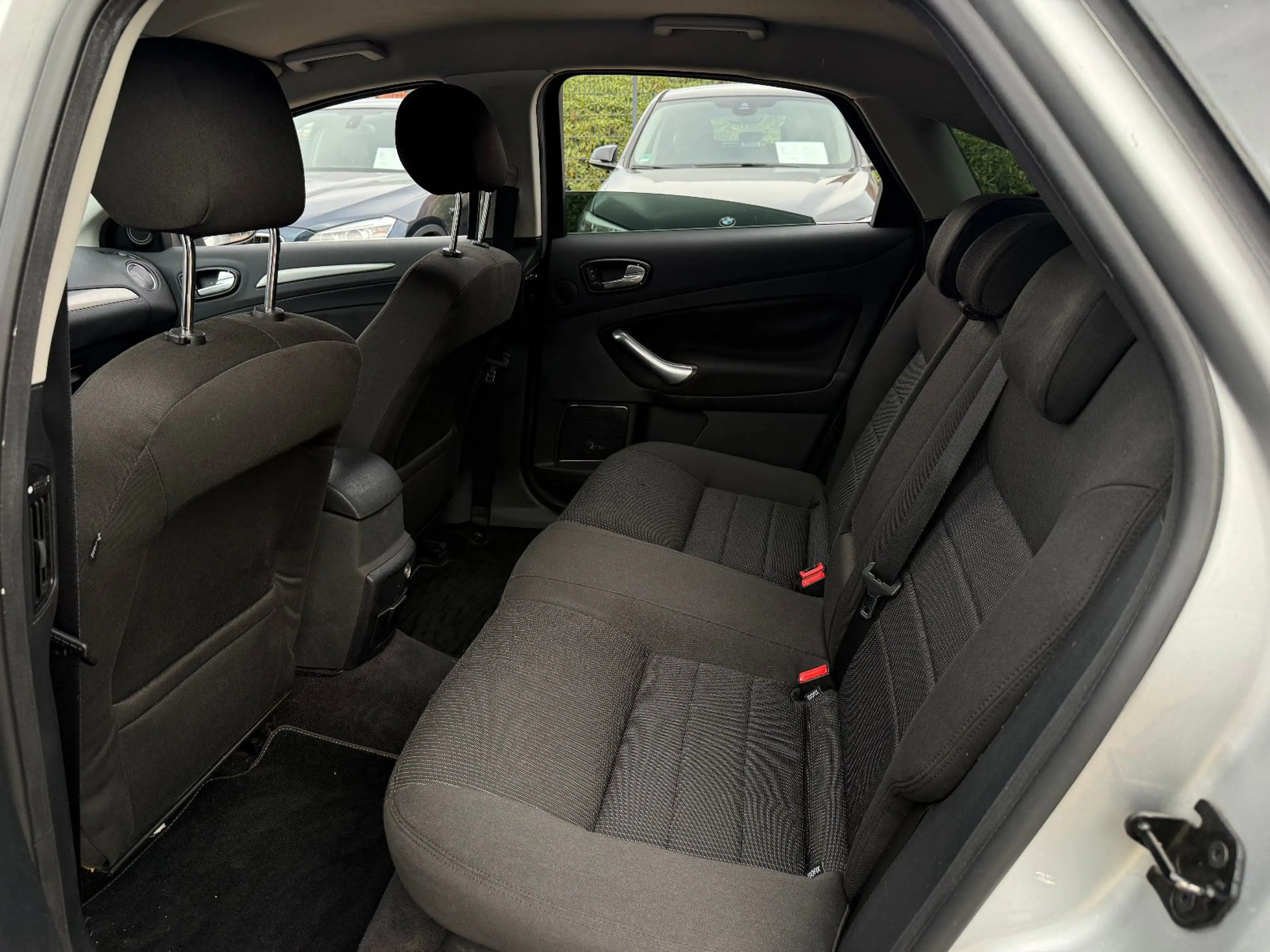 Ford Mondeo Limo 2.0, TÜV neu, Reifen neu, Klima neu — photo 12