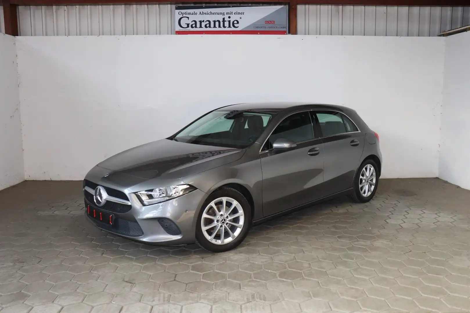 Mercedes-Benz A 180 A 180 MBUX*CAM*GRA*AHK Gris - 2