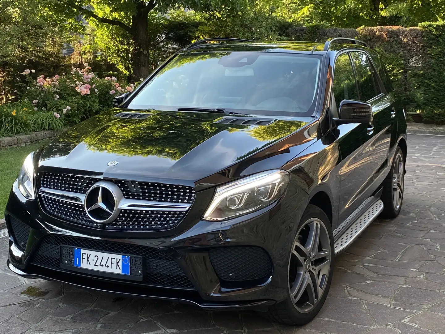 Mercedes-Benz GLE 250 d 4Matic 9G-TRONIC AMG Line - 1
