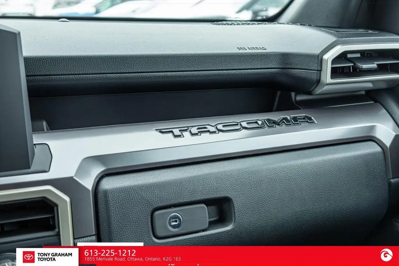 Toyota Tacoma снимка Toyota Tacoma