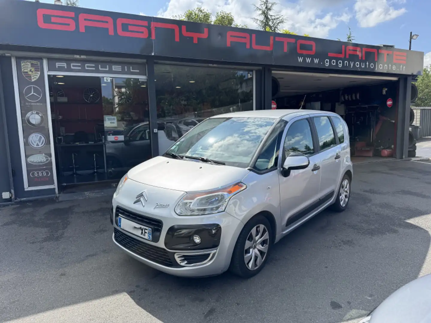 Citroen C3 Picasso 1.4 VTI ATTRACTION Серый - 1