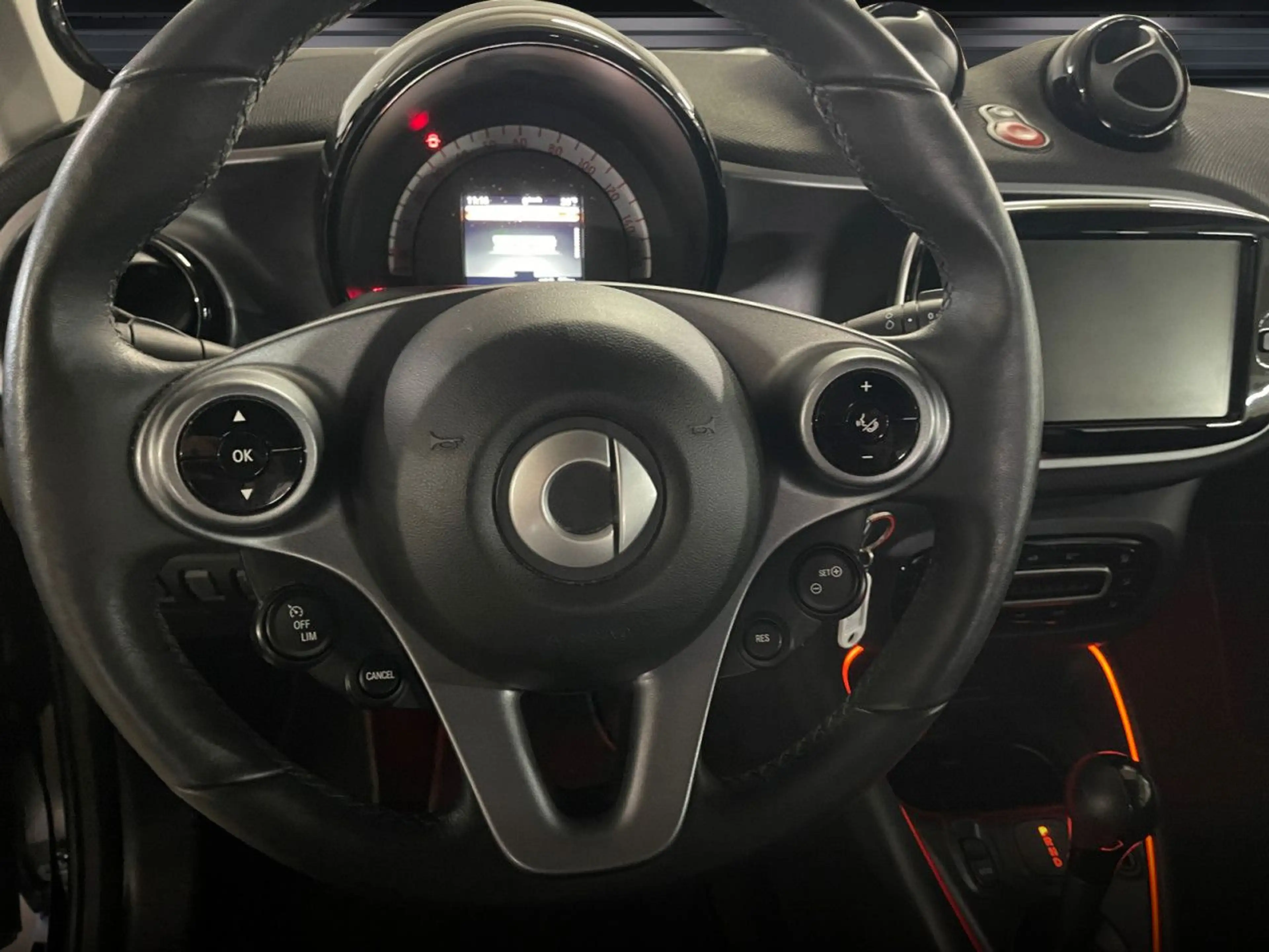 smart forTwo coupé 60kWed passion SHZ Pano PDC+Kamera — photo 15