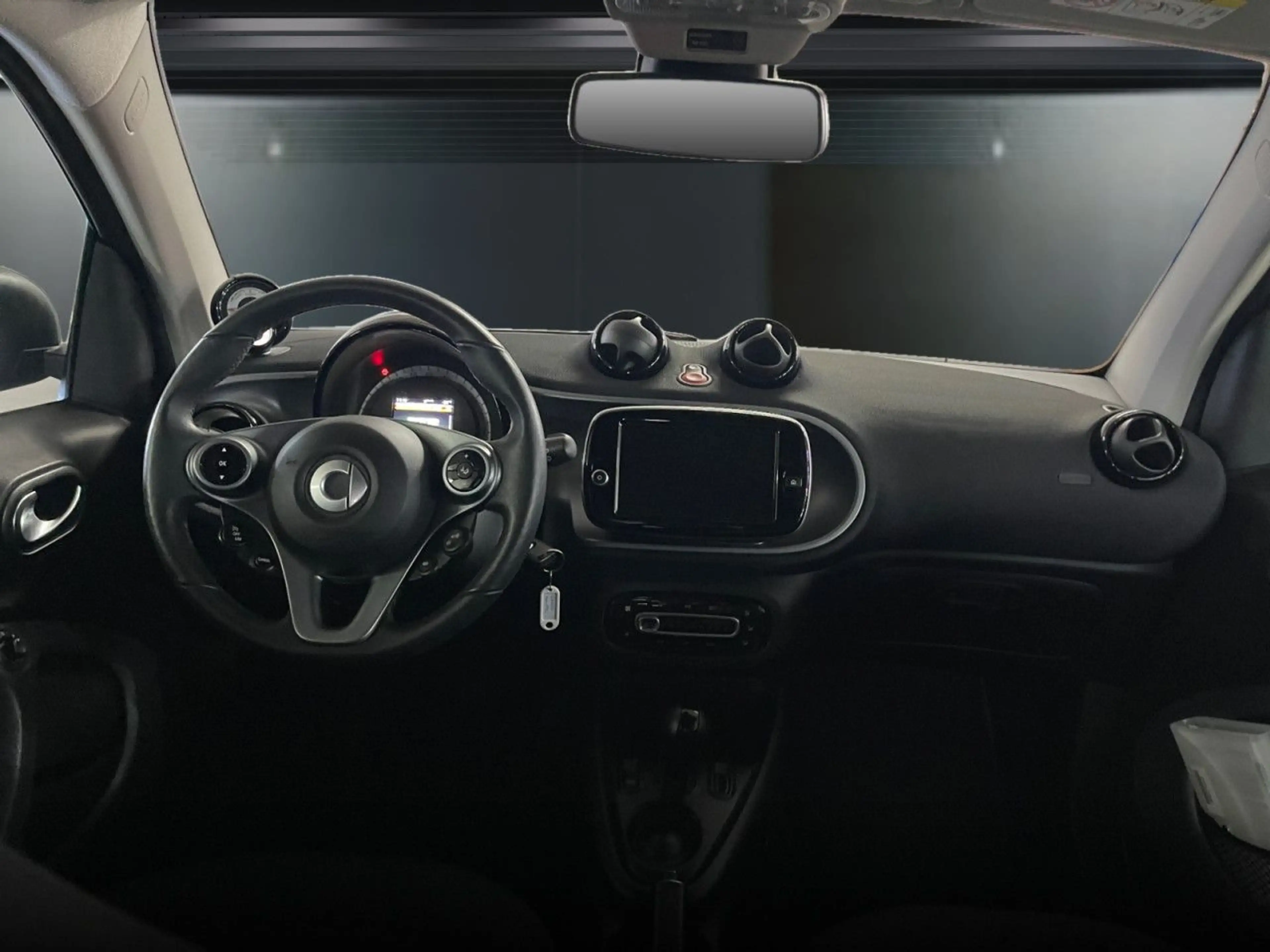 smart forTwo coupé 60kWed passion SHZ Pano PDC+Kamera — photo 12