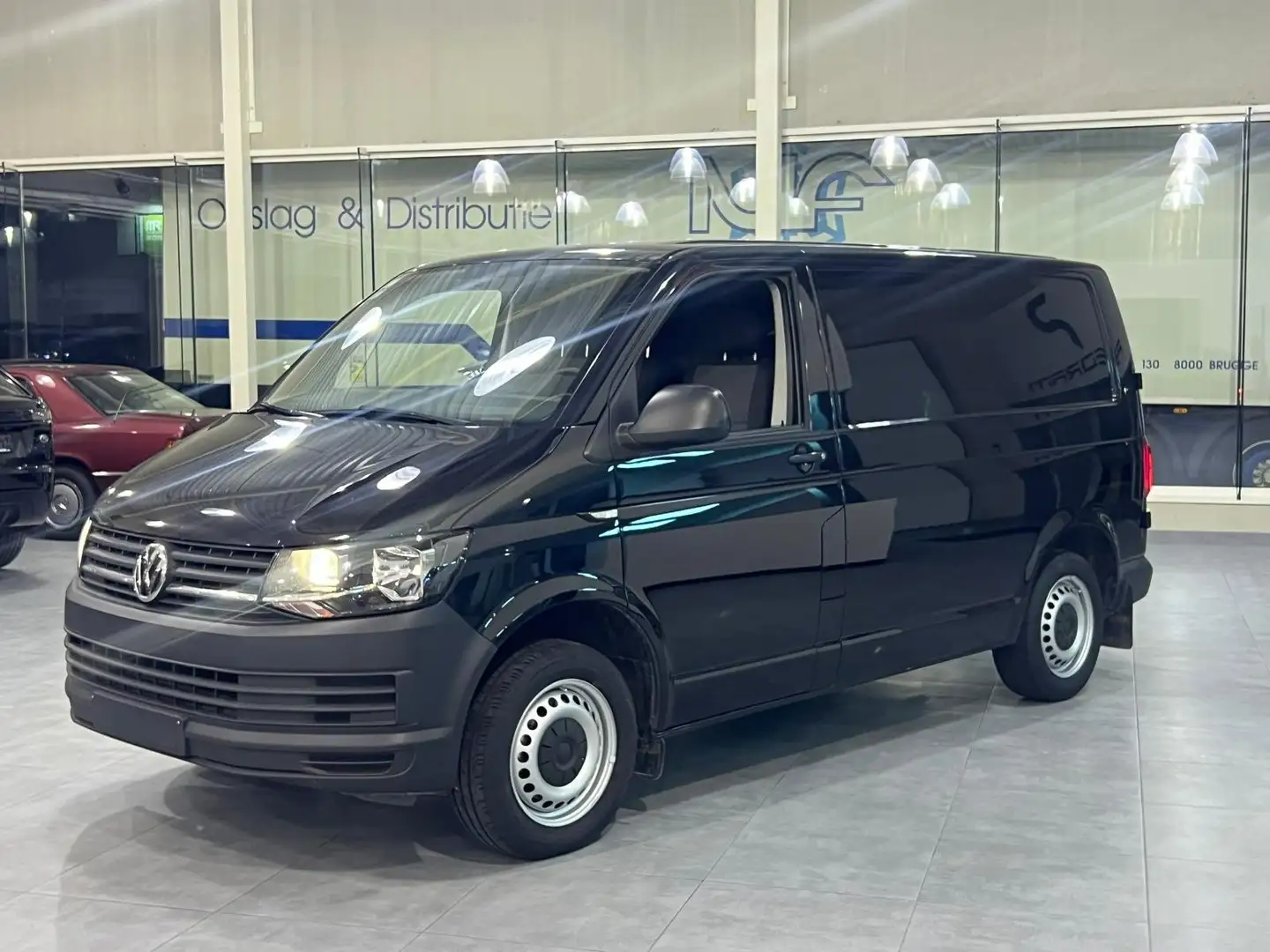 Volkswagen T6 Transporter LONG - AIRCO, TREKHAAK, CV, ER, VLOER/WAND PROTECT Negro - 1