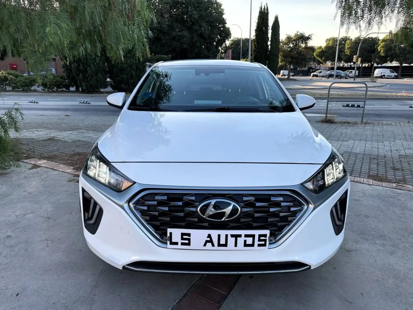 Hyundai IONIQ PHEV 1.6 GDI Klass Blanco - 2