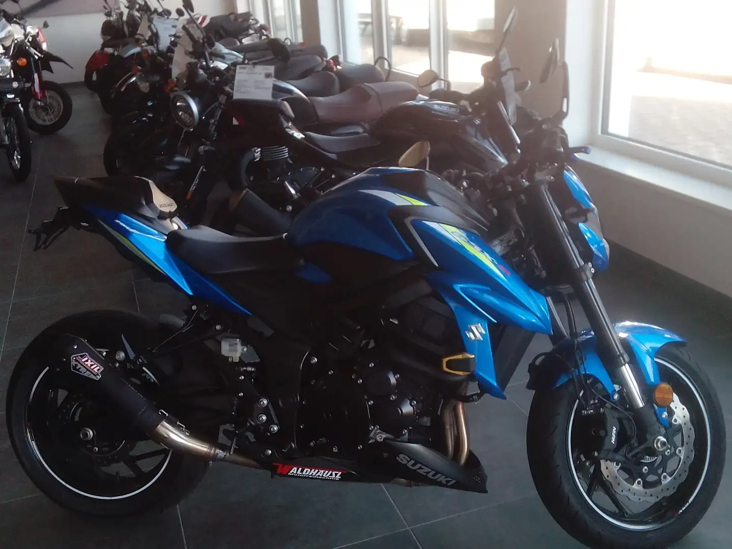 Suzuki GSX-S 750 Modrá - 1