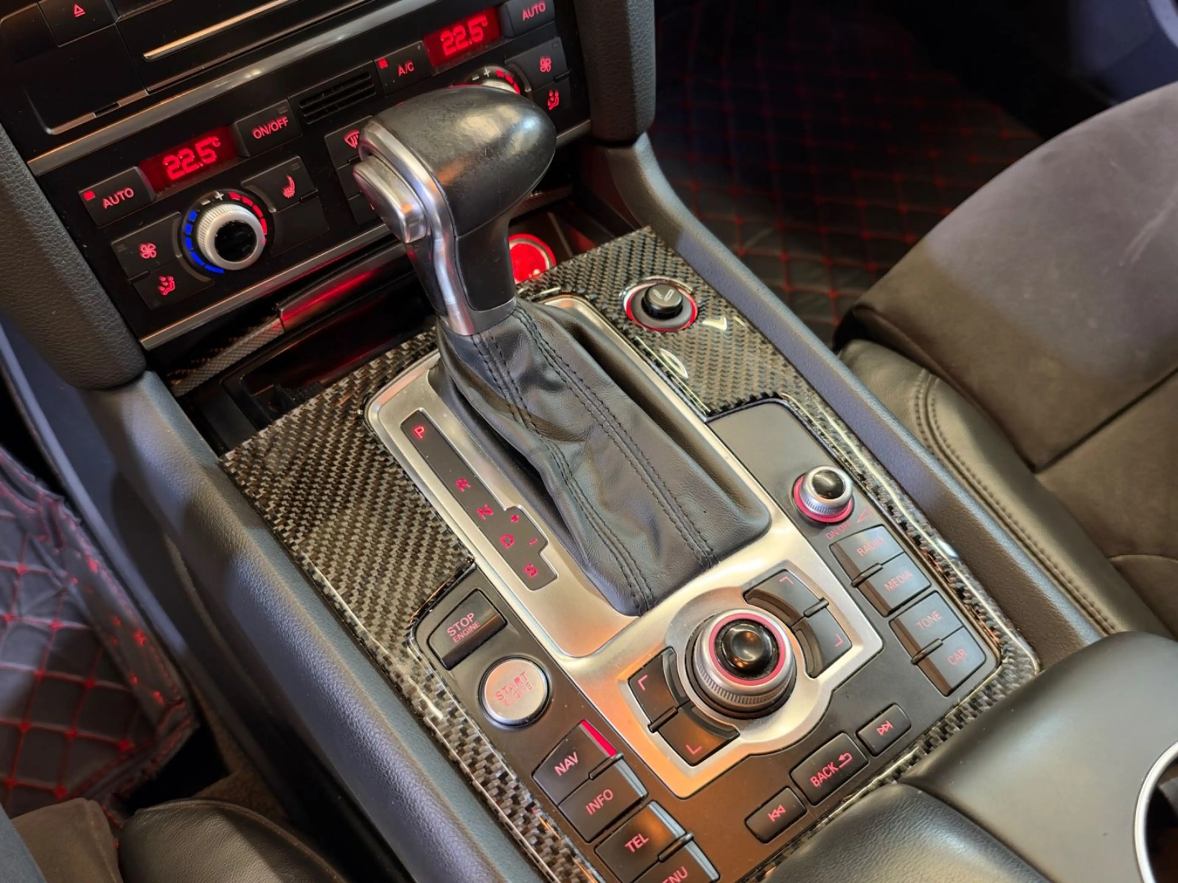 Audi Q7 3.0 TDI quattro — photo 15