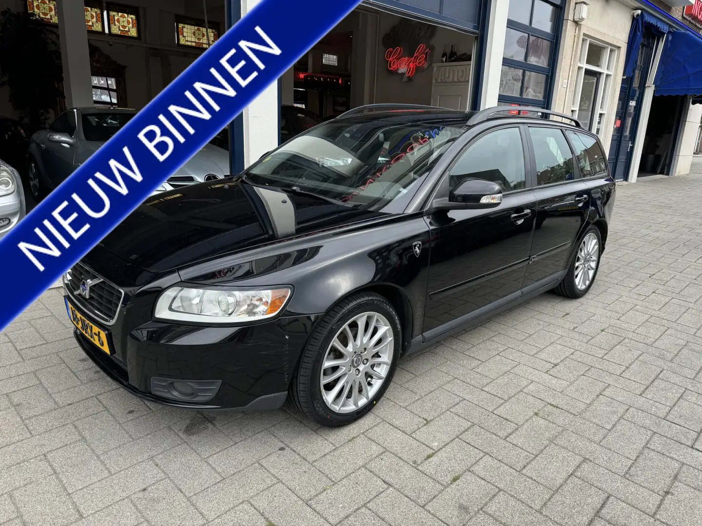 Volvo V50 1.8 Sport AIRCO/NW BANDEN Zwart - 1