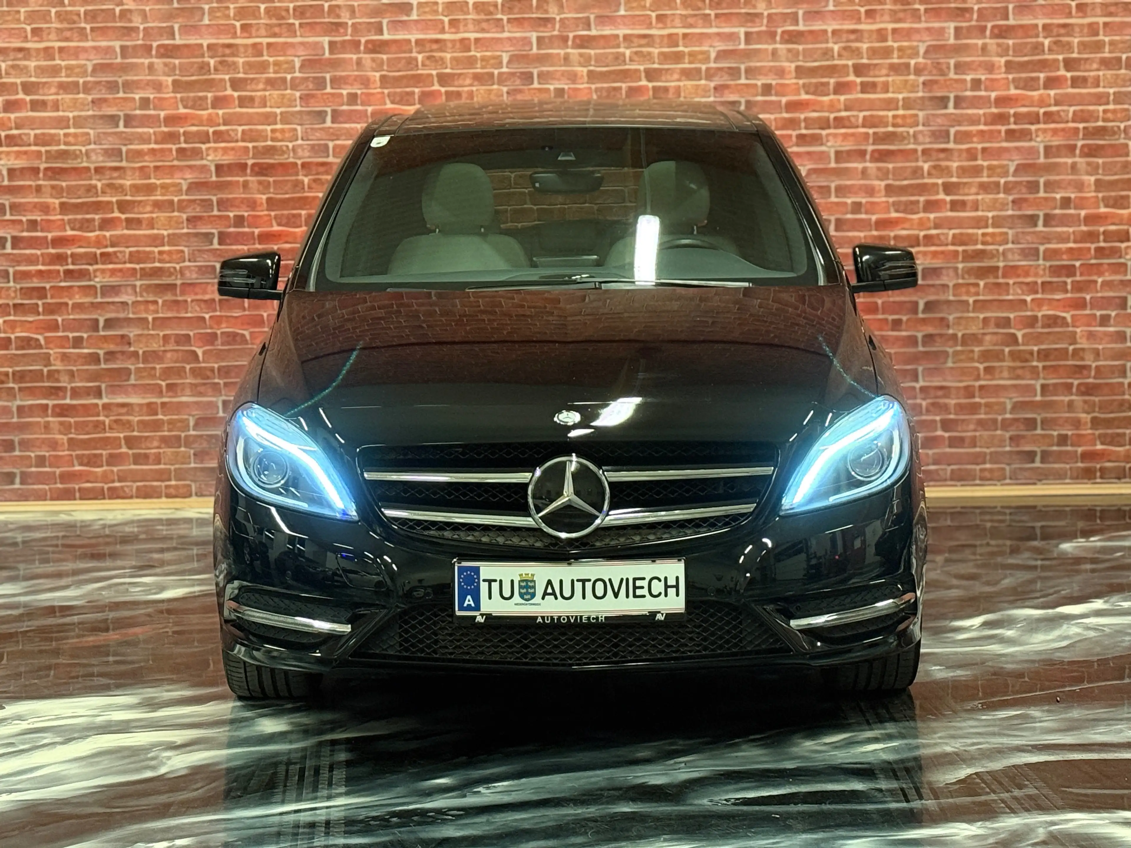 Mercedes-Benz B 220 B 220 4Matic*Vollausstattung*1Besitz* — photo 2