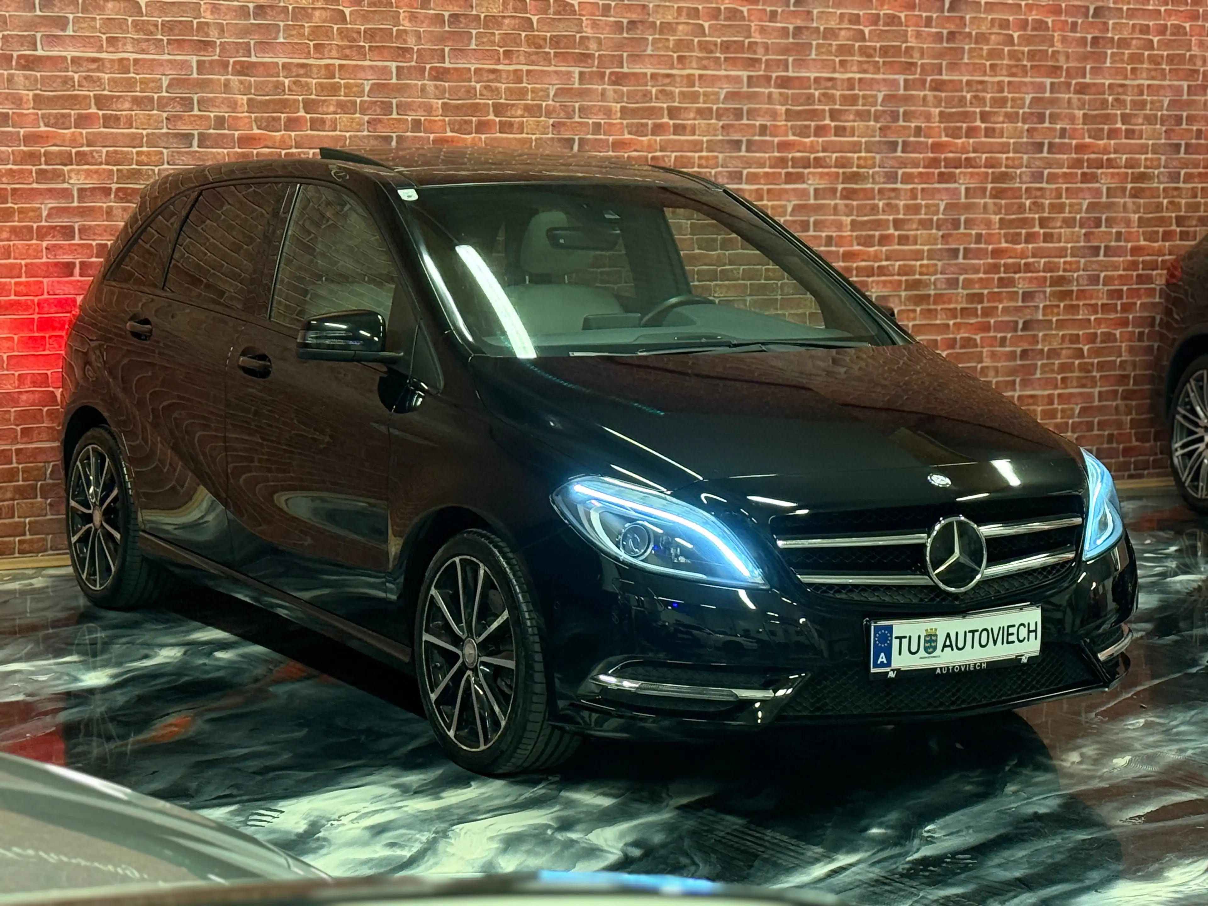 Mercedes-Benz B 220 B 220 4Matic*Vollausstattung*1Besitz* — photo 3