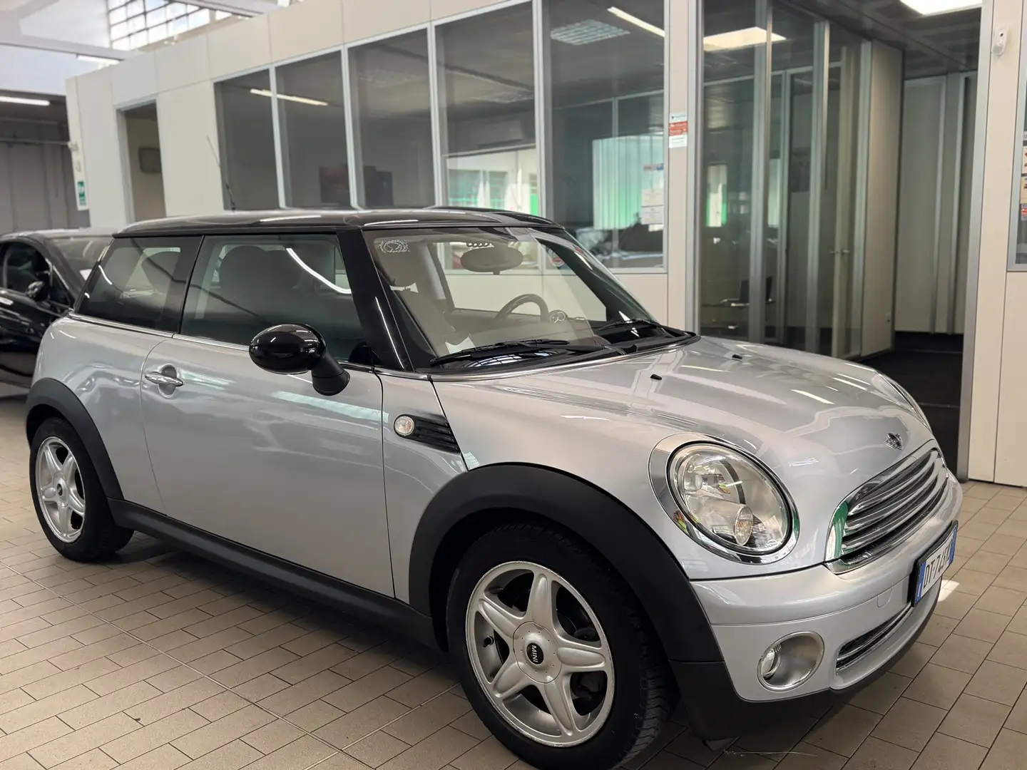 MINI Cooper 1.6 120cv UNICO PROPRIETARIO GARANZIA 1 ANNO Argento - 1