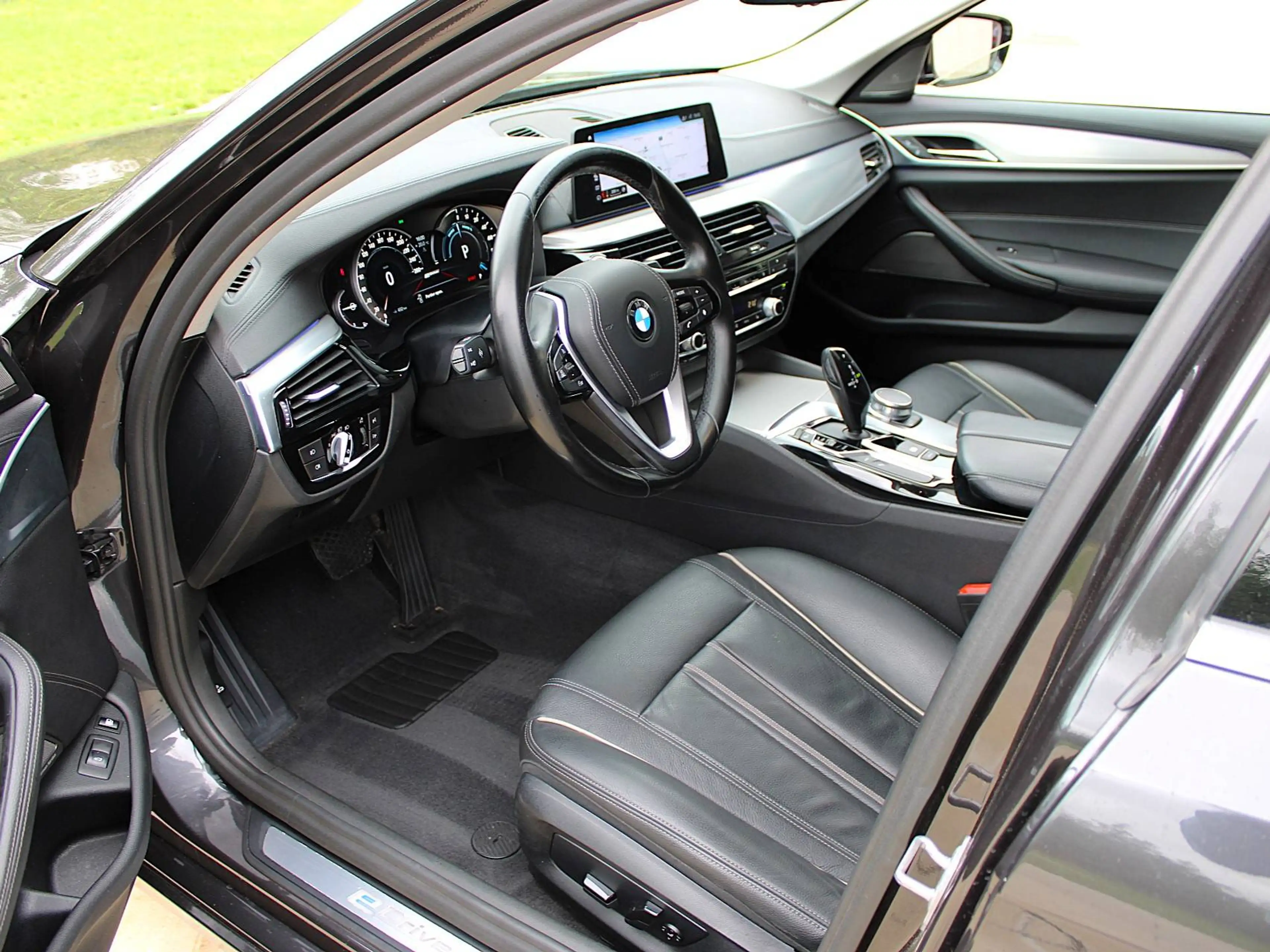 BMW 530 e iPerformance G30 * Harman/Kardon * Sfeerverlichting — photo 10