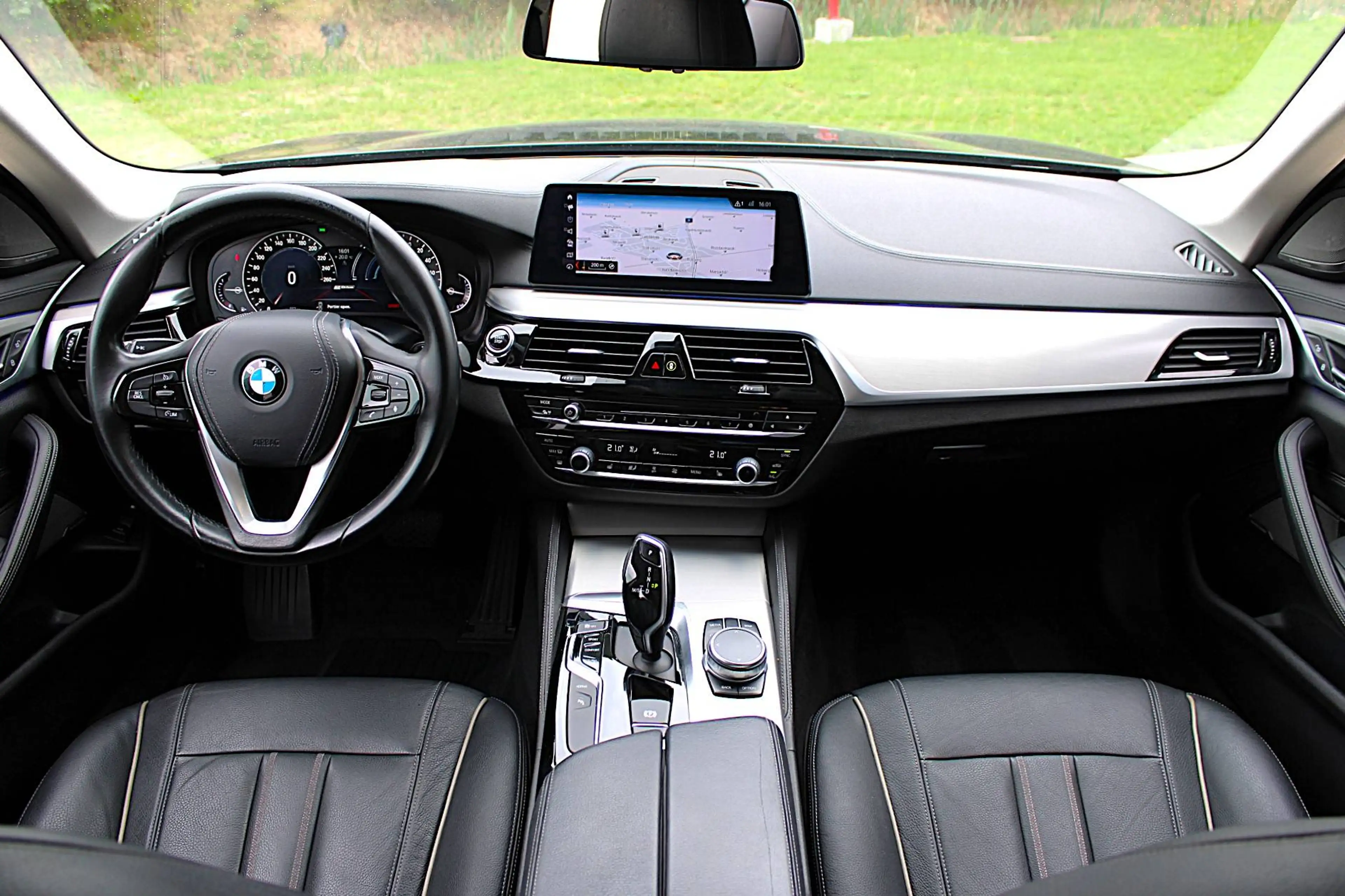 BMW 530 e iPerformance G30 * Harman/Kardon * Sfeerverlichting — photo 11