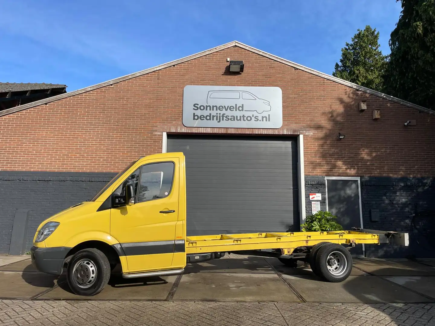 Mercedes-Benz Sprinter 513 2.2 CDI 432 Chassis cabine. Lage km stand! Geel - 2