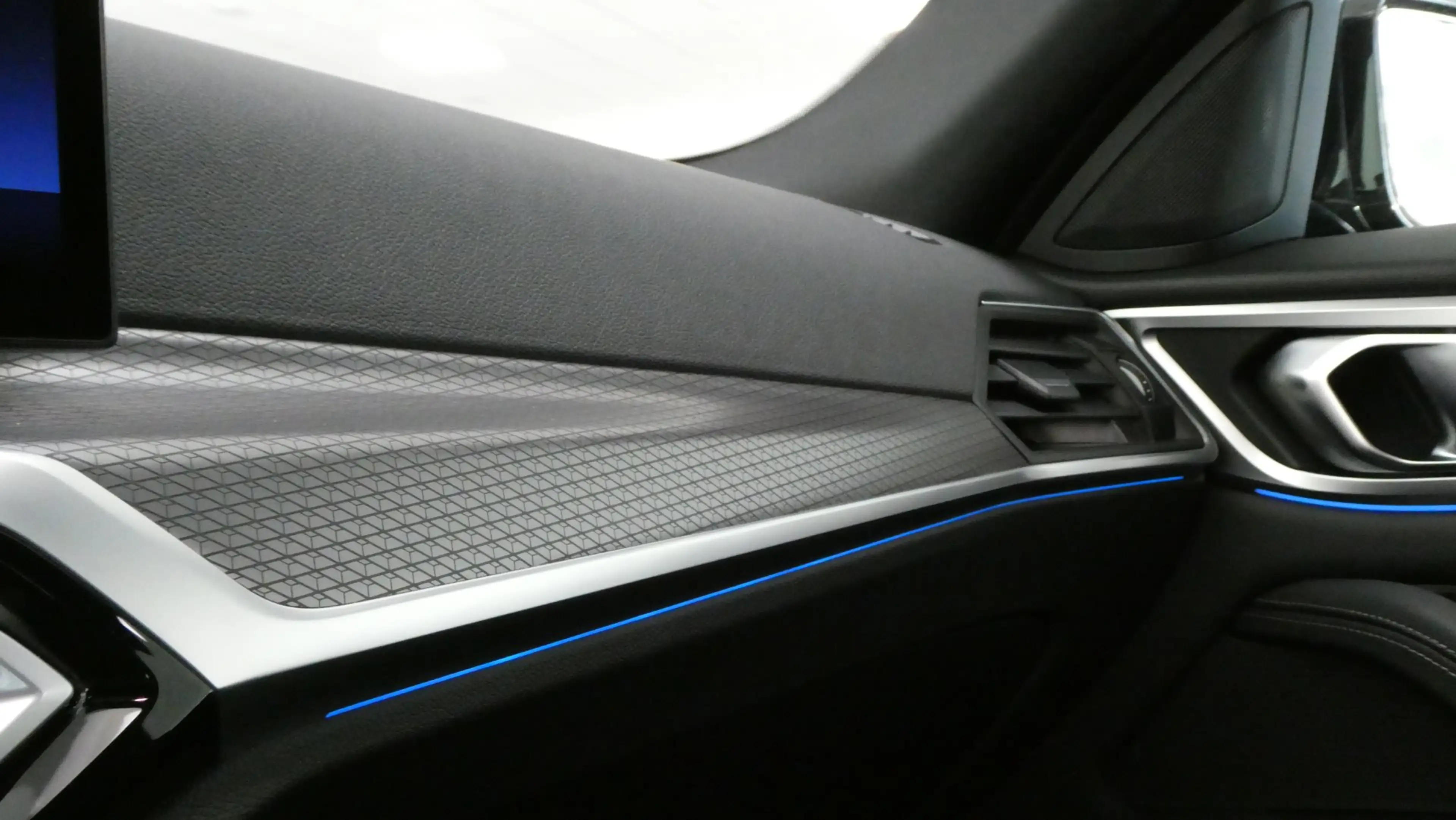 BMW i4 Gran Coupe eDrive40 — photo 13