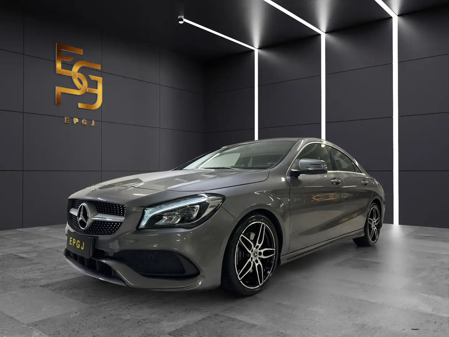 Mercedes-Benz CLA 220 d Premium 4matic auto FL Gris - 1