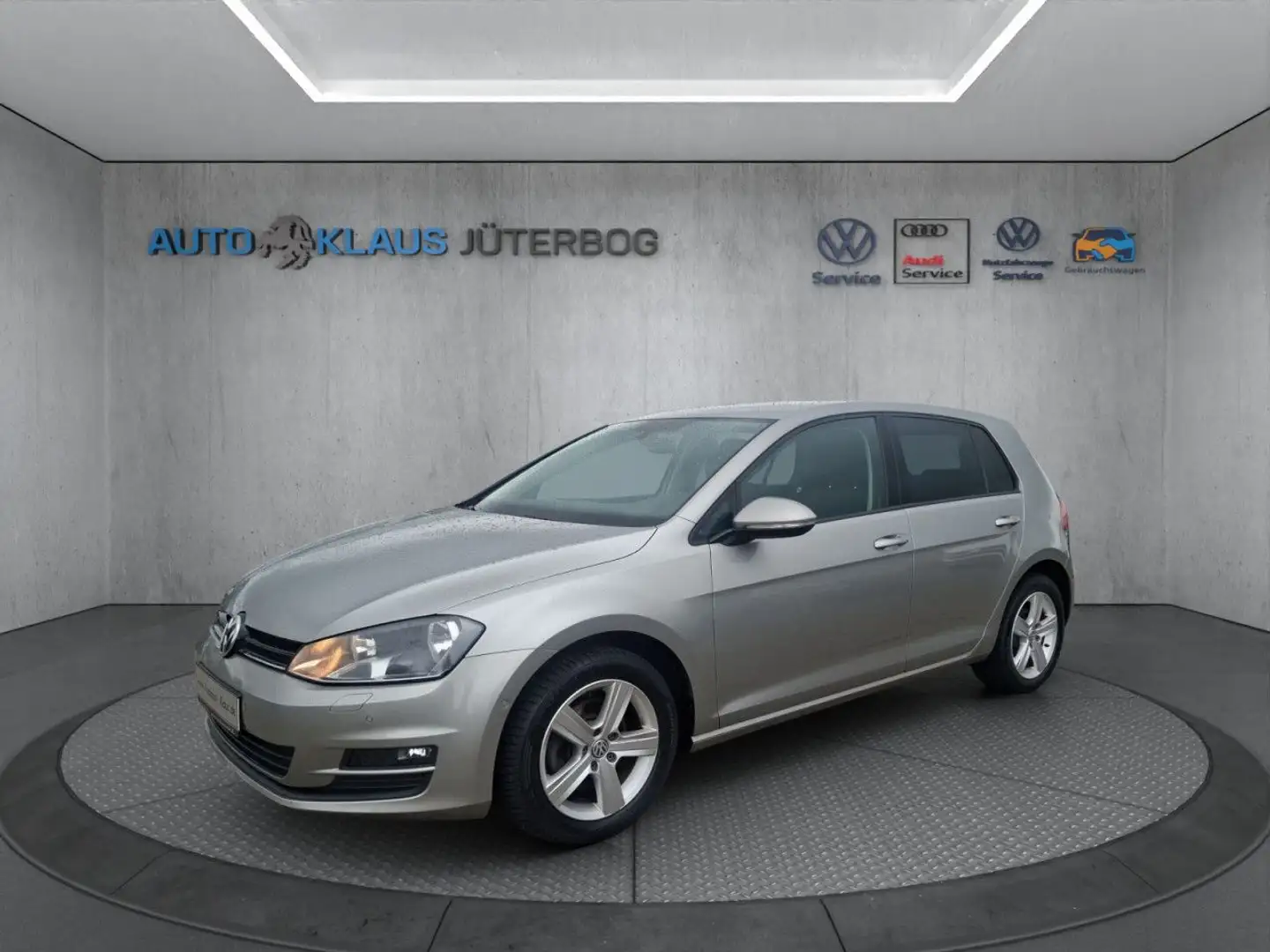 Volkswagen Golf VII TSI Comfortline+Navi+Klima+Sitzh. Silber - 1