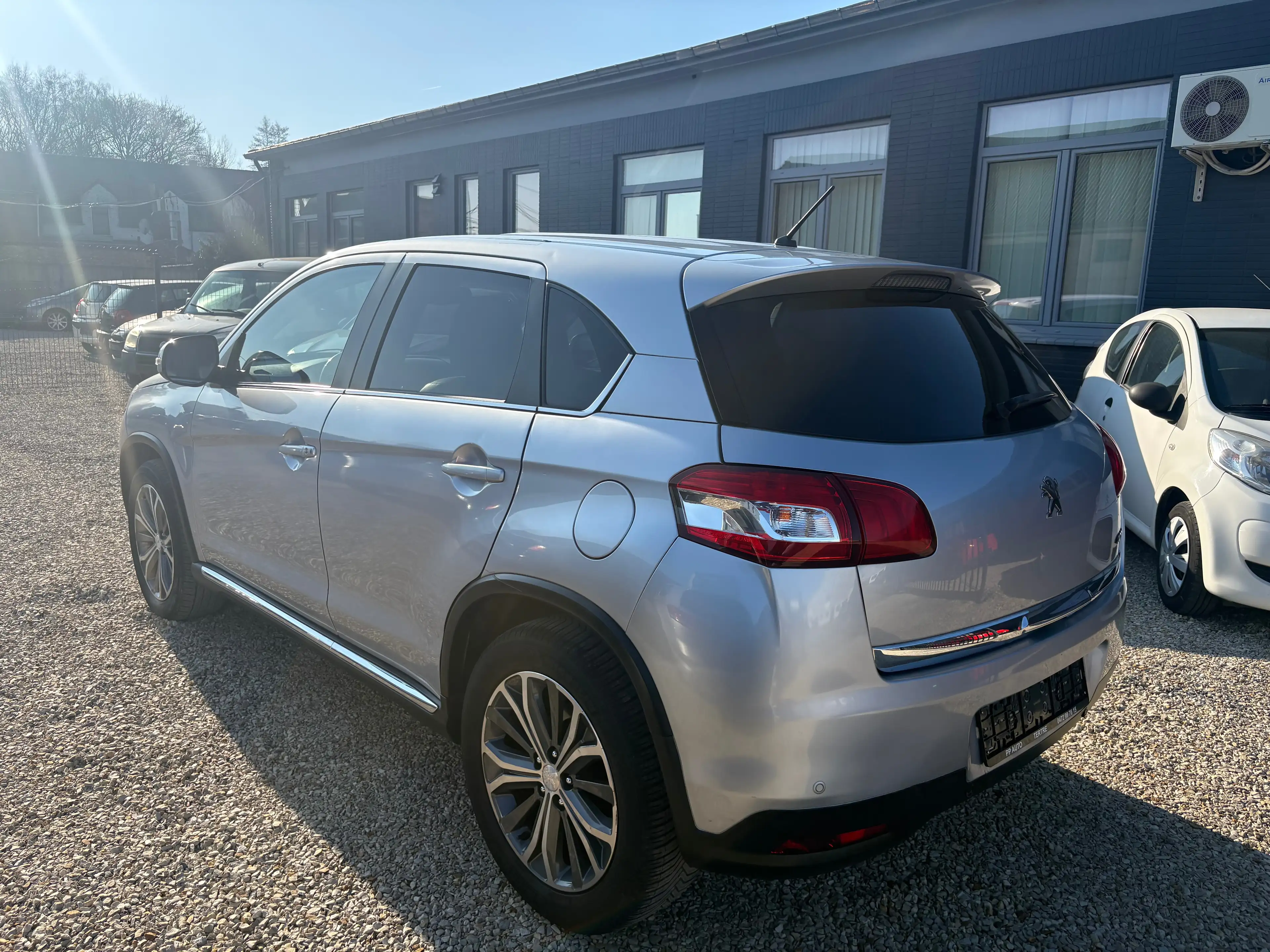 Peugeot 4008 4008 1.6 HDi Allure — photo 2