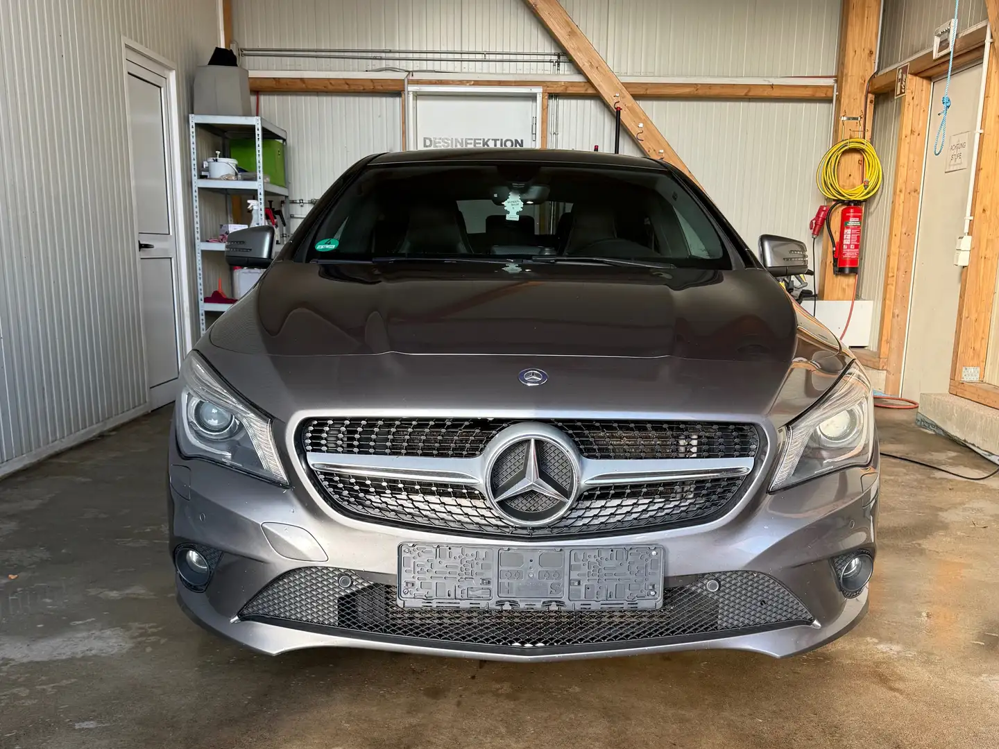 Mercedes-Benz 180 CLA Gris - 1