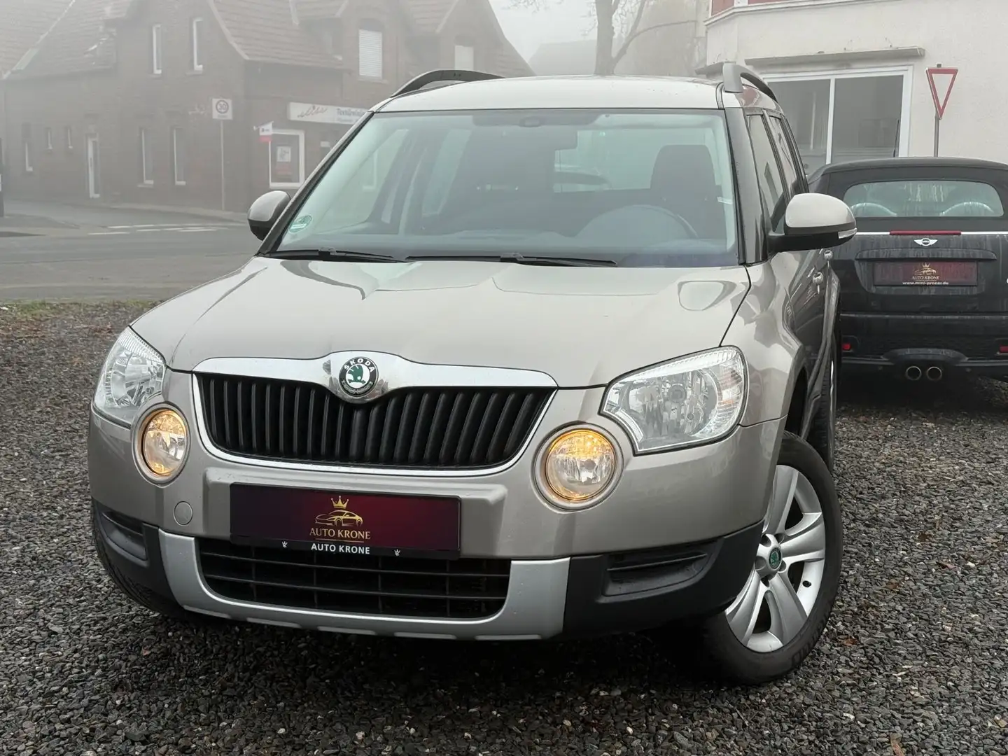 Skoda Yeti Family 1.4 TSI SHZ 8xBereift TÜV-06/27 Temp Beige - 2