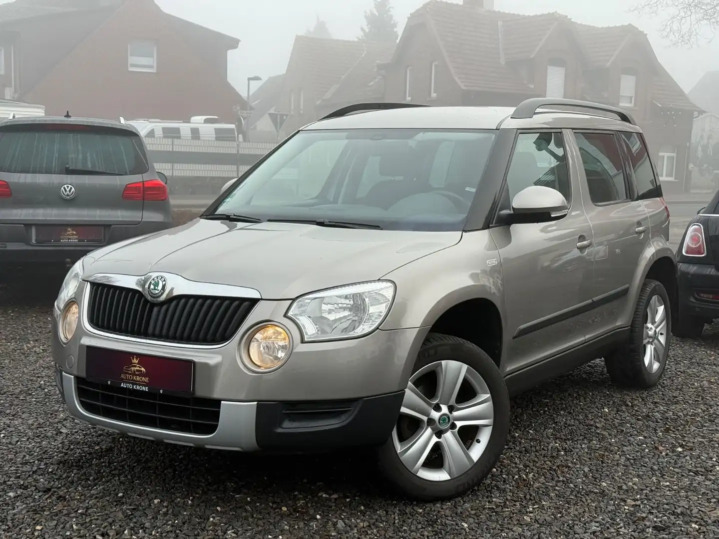 Skoda Yeti Family 1.4 TSI SHZ 8xBereift TÜV-06/27 Temp Beige - 1