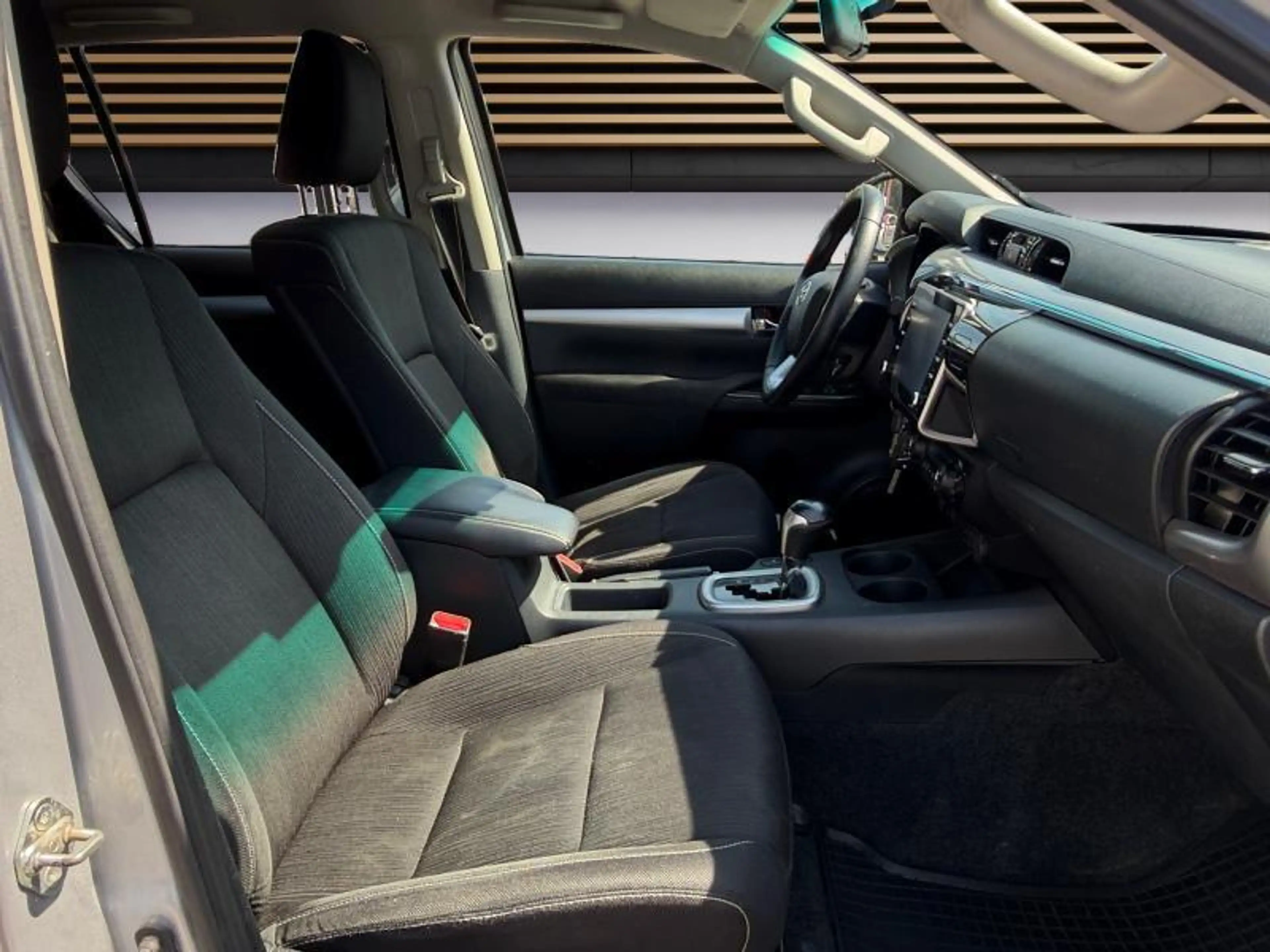 Toyota Hilux Comfort 2.4 — photo 11