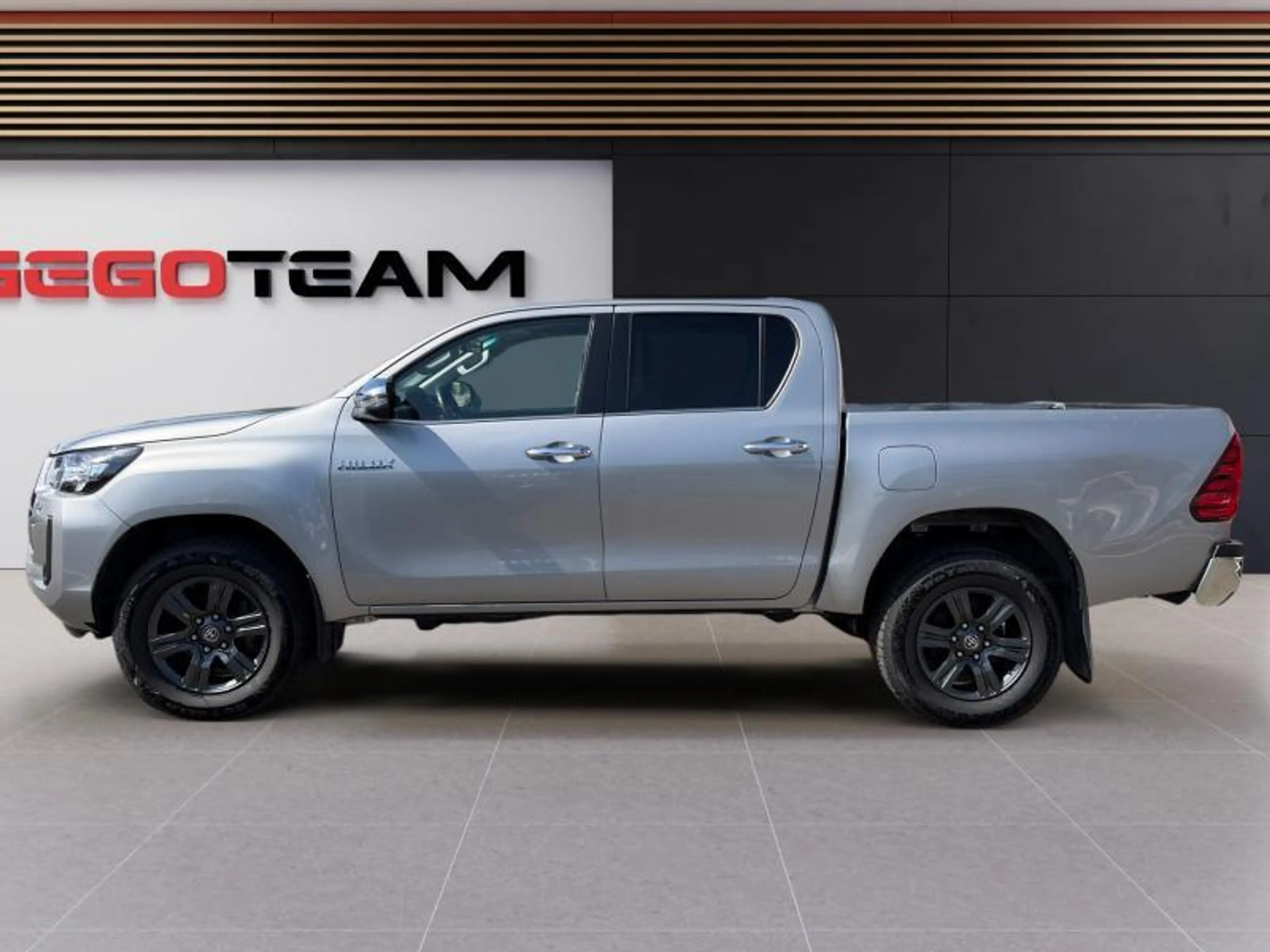 Toyota Hilux Comfort 2.4 — photo 3