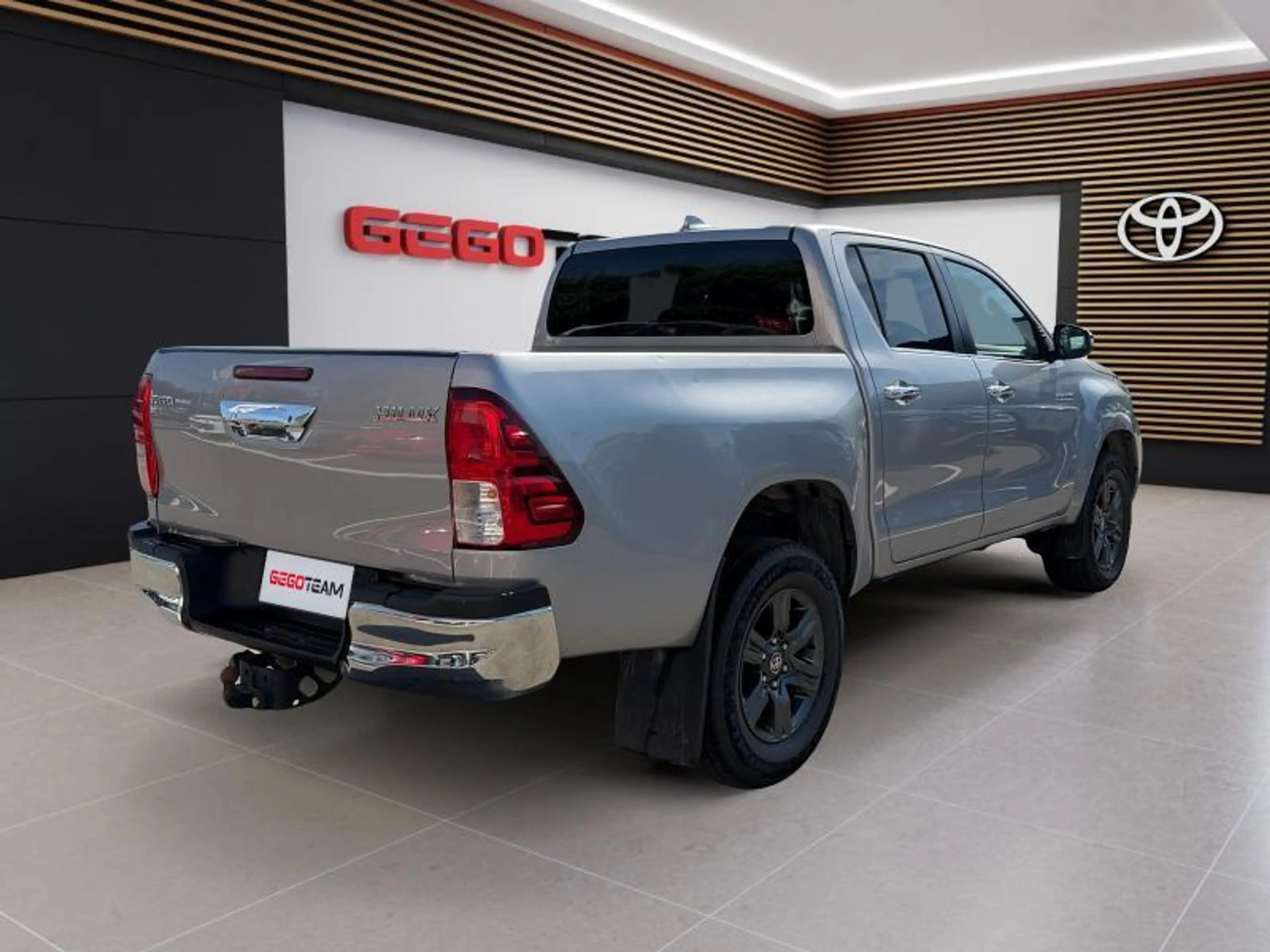 Toyota Hilux Comfort 2.4 — photo 6